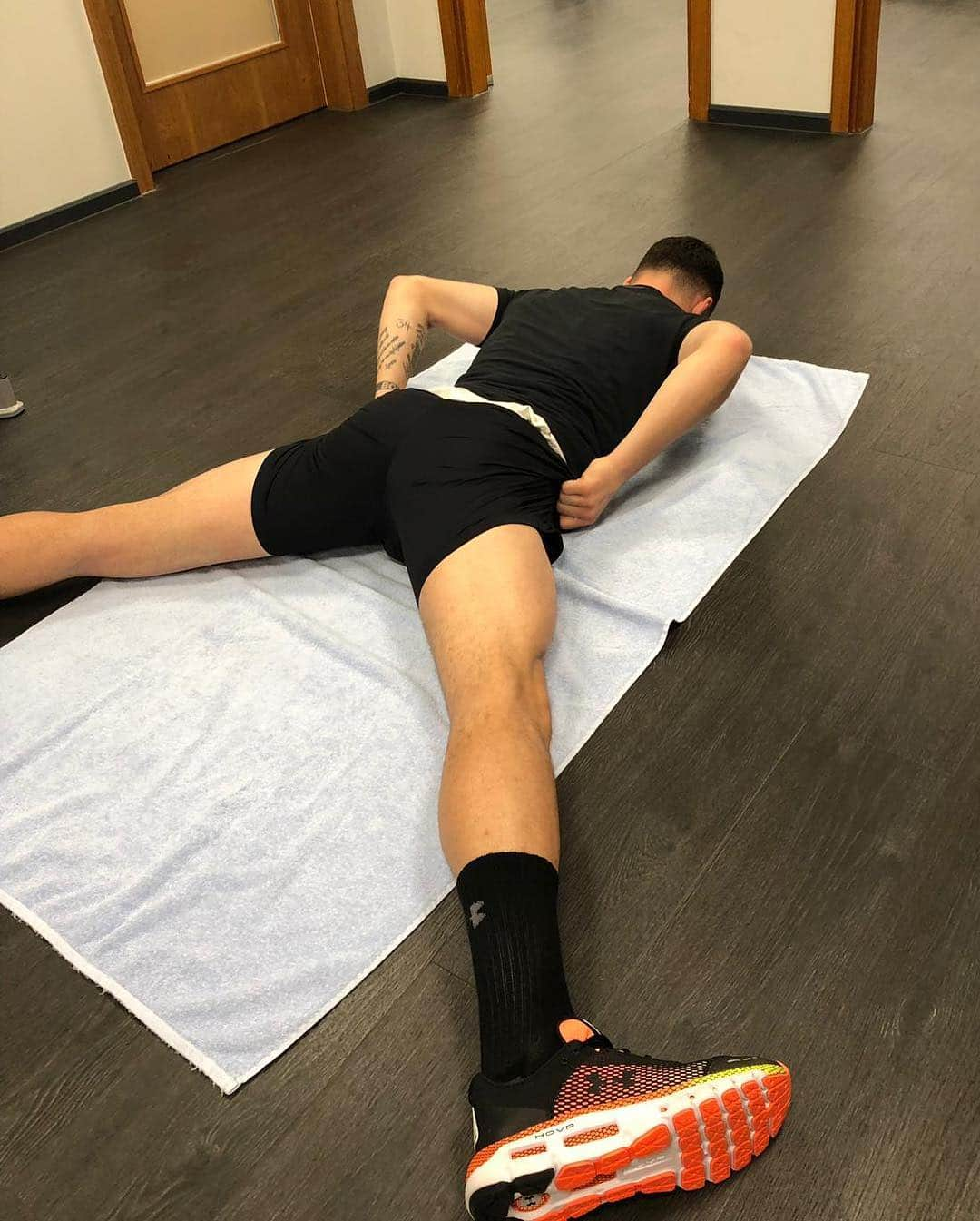 グラニト・ジャカさんのインスタグラム写真 - (グラニト・ジャカInstagram)「I am working hard to get back on the pitch as soon as possible 💪🏻 #recovery #workhard #GX34 #xhakaboom ☄️🙏🏻」4月4日 20時42分 - granitxhaka