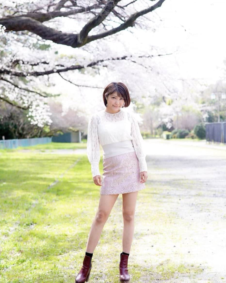 今村知可さんのインスタグラム写真 - (今村知可Instagram)「#桜 #ilovephoto #写真好きな人と繋がりたい #sakura #japanesegirl #春 #spring #portrait #写真好きな人と繋がりたい #レースクイーン #キャンギャル #RQ #japan #model #被写体 #photosesion #撮影 #ショートヘア」4月4日 20時47分 - chikalanguage