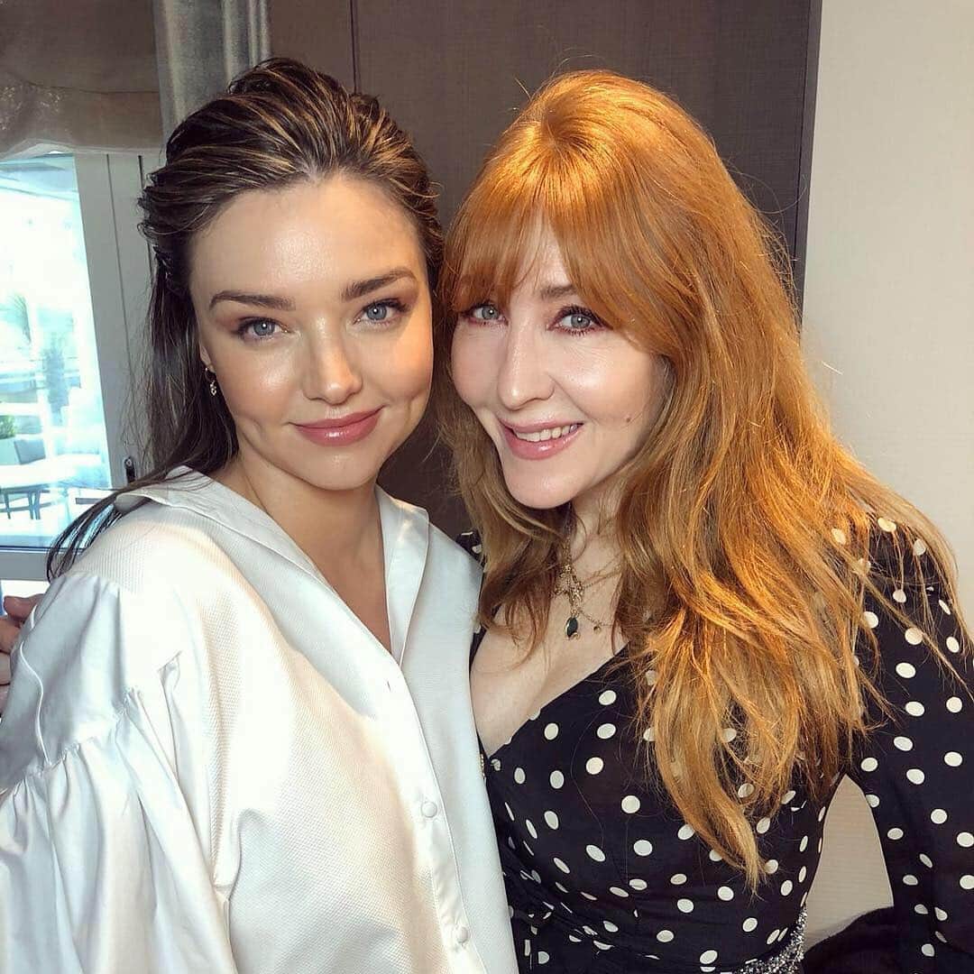 シャーロット・ティルベリーさんのインスタグラム写真 - (シャーロット・ティルベリーInstagram)「Darlings, it was so lovely to see my GORGEOUS friend @mirandakerr yesterday and get her ready for something very exciting coming soon!! 🤫💖💗💓💗」4月4日 21時01分 - charlottetilbury