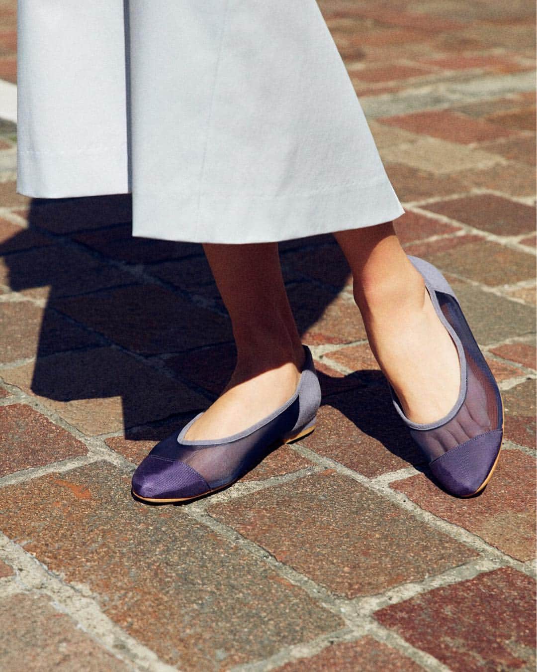 ロペさんのインスタグラム写真 - (ロペInstagram)「.﻿ #2019SS #Styling﻿ ﻿ 女性らしい素材感が魅力のチュールパンプス ﻿ ﻿ 履くときに透け感があり、女性らしさと上品さの漂うチュールパンプスです。﻿ ﻿ #shoes ¥14,040 税込﻿ ﻿ #fashion #吉田沙世﻿ #パンプス #大人カジュアル#きちんとコーデ #オフィスカジュアル﻿ #ロペ #ROPÉ #ropejp﻿﻿﻿」4月4日 21時23分 - rope_jp