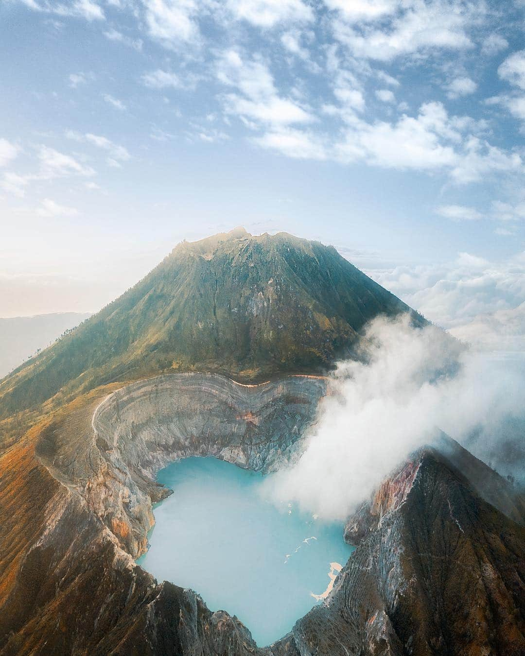 PolarProさんのインスタグラム写真 - (PolarProInstagram)「Photo of the Day: Despite it’s sheer beauty Mt. Ijen is one of the most toxic places on the planet. | Shot on #DJI #Mavic2Pro #CinemaSeries | 📸: @thefreedomcomplex」4月4日 21時24分 - polarpro