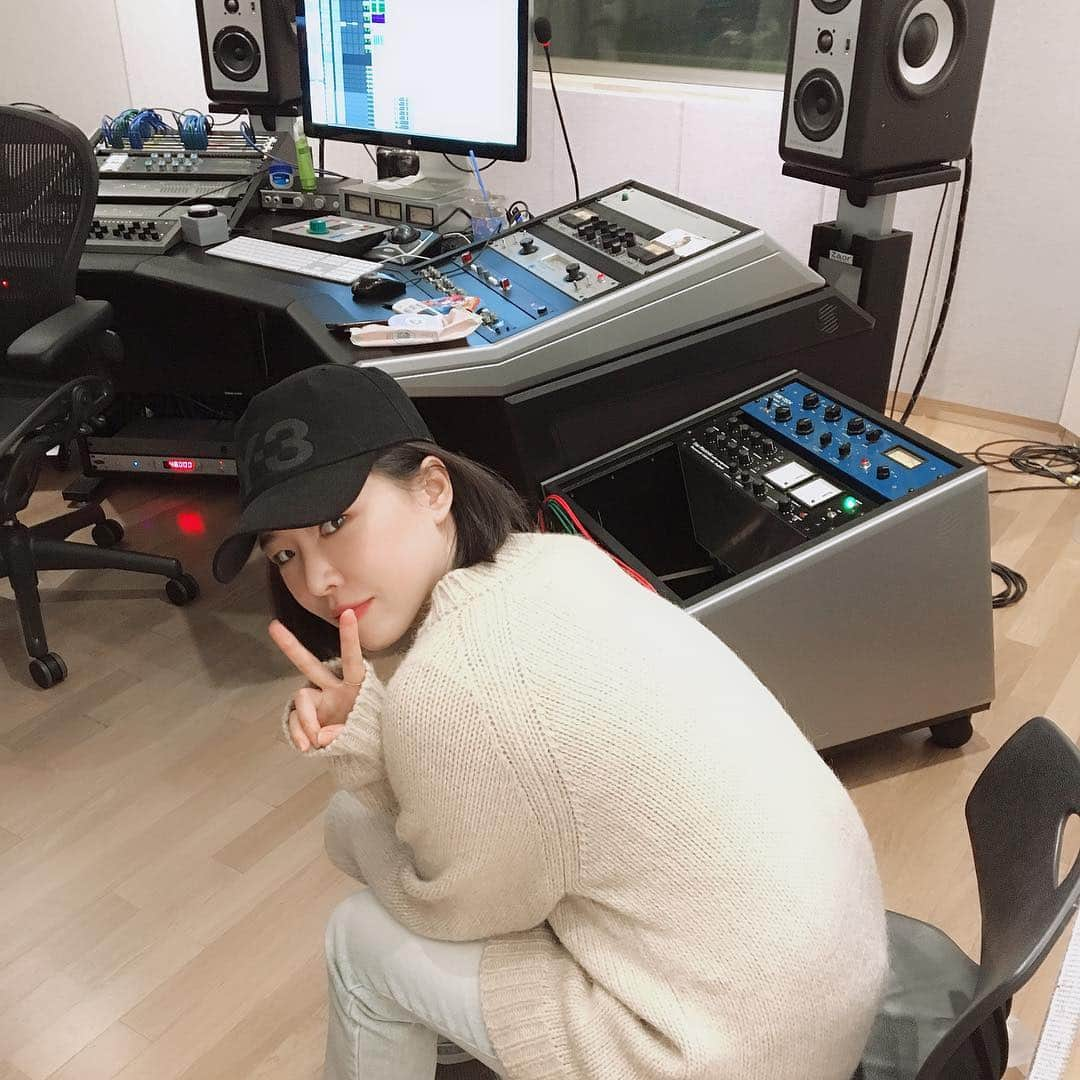 ガインさんのインスタグラム写真 - (ガインInstagram)「#녹음끝#깨깨야엄마간다」4月4日 21時25分 - songain87