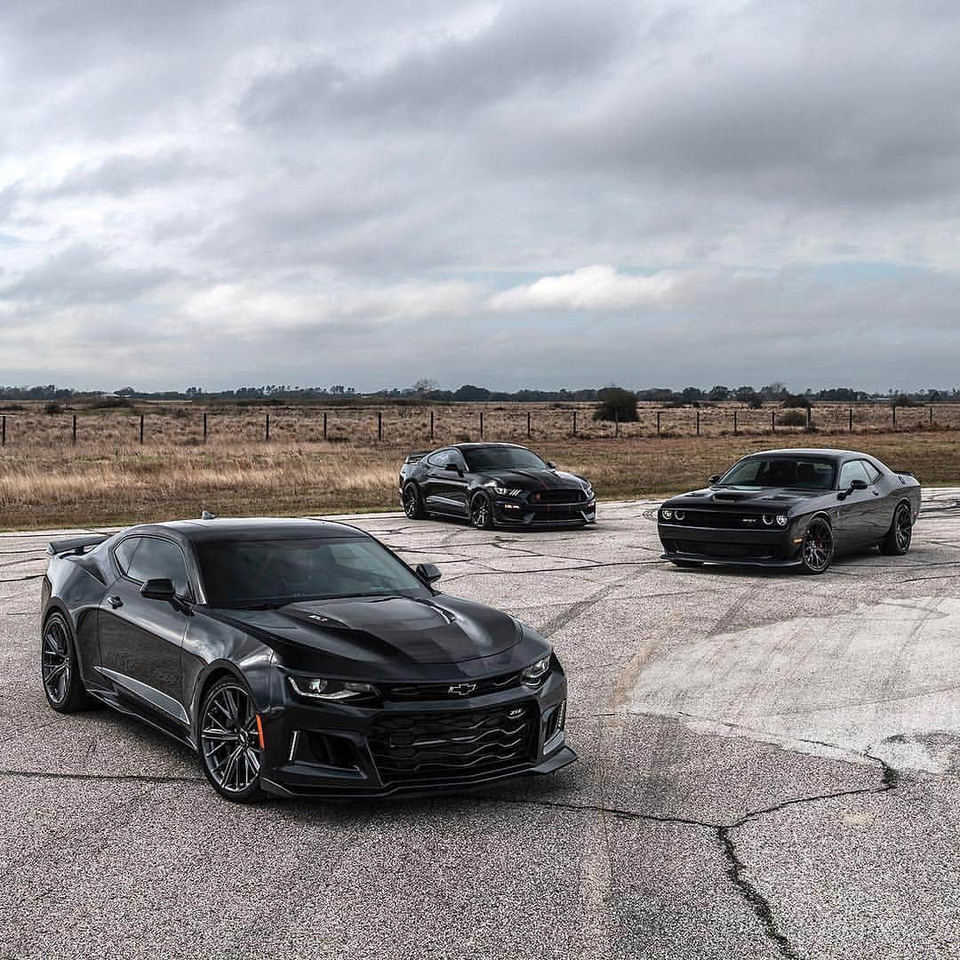 CARLiFESTYLEさんのインスタグラム写真 - (CARLiFESTYLEInstagram)「BUY ONE? SELL ONE? CRUSH ONE? Comment below your choices! Photo by @drewphillipsphoto #carlifestyle」4月4日 21時32分 - carlifestyle