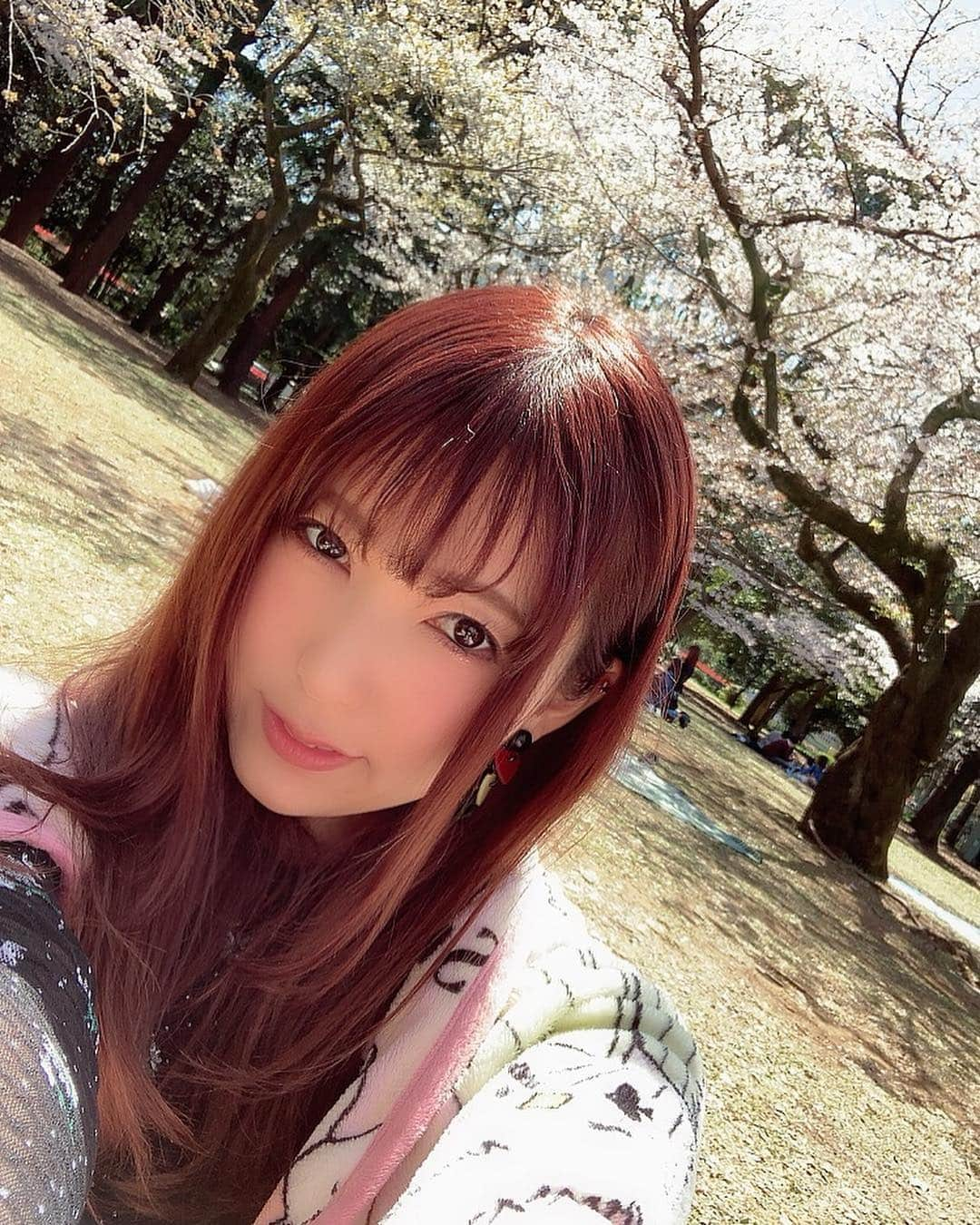 波多野結衣さんのインスタグラム写真 - (波多野結衣Instagram)「代々木公園でお花見✾ . . #花見 #桜 #楽しかった #波多野結衣 #加藤あやの #小谷みのり #芹沢ゆず #サリー先生 #代々木公園」4月4日 21時27分 - hatachan524