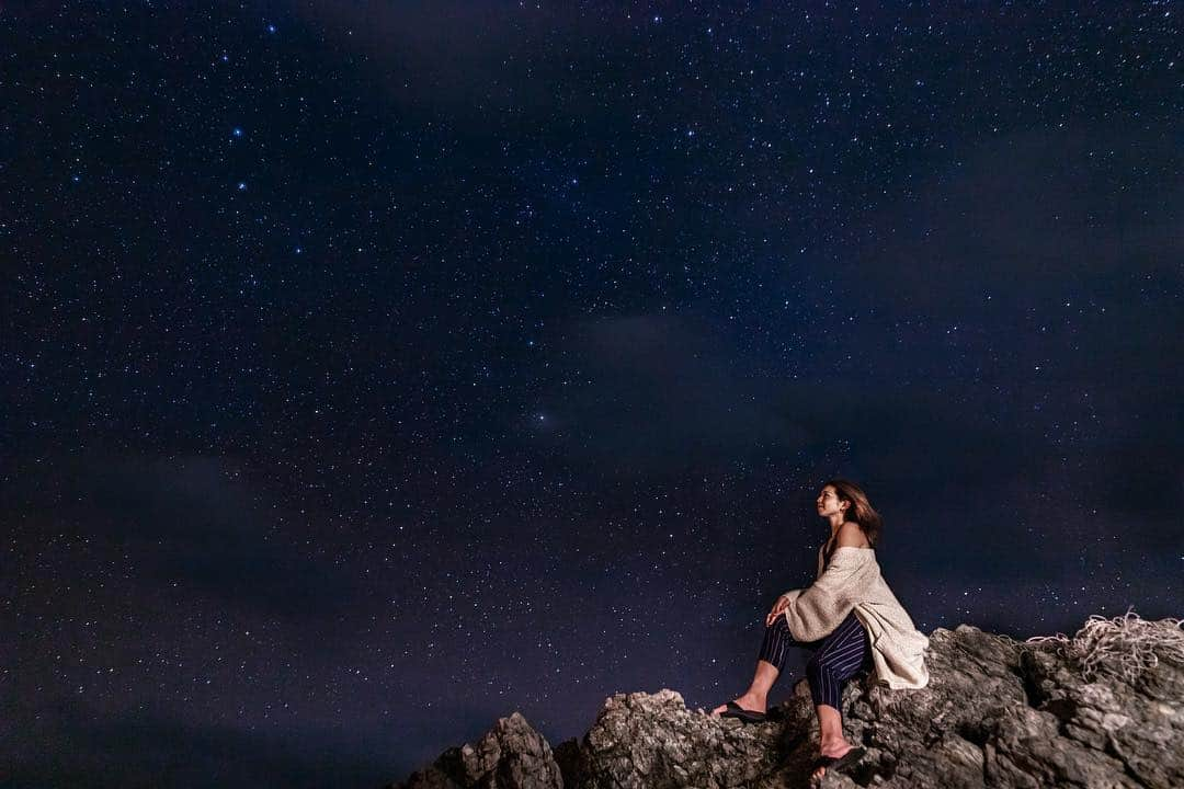 来夏さんのインスタグラム写真 - (来夏Instagram)「#stars 🌌 忘れられない星空💫 行く度に眼に焼き付けてる夜空 今回素敵に撮ってもらうことができました🥺 📸 @hato0519 ありがとう☺️✨ #starrynight #星空 #伊平屋島」4月4日 21時39分 - rairairaika