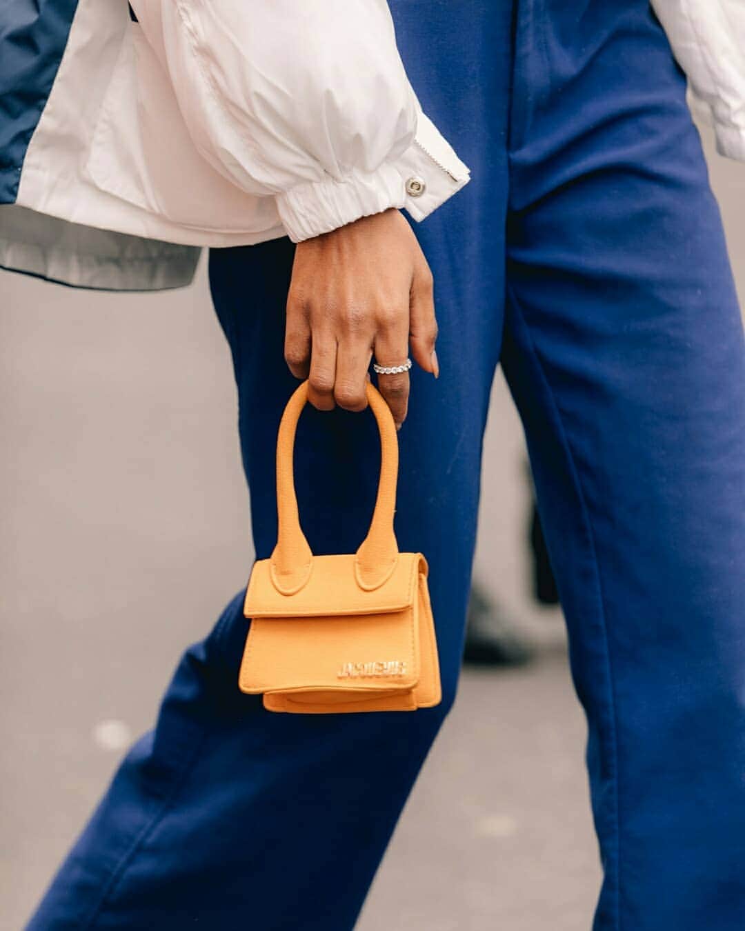 PORTER magazineさんのインスタグラム写真 - (PORTER magazineInstagram)「This season’s coolest #accessory trend is all about downsizing... Discover our editors' favorite new #handbag trend and which ones to own through the #linkinbio. 📸: Dan Roberts and #Imaxtree」4月4日 21時33分 - portermagazine
