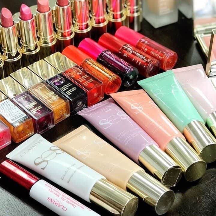 Clarins Middle Eastさんのインスタグラム写真 - (Clarins Middle EastInstagram)「Weekend Vibes. . Have fun with our make-up! .................................................................... حان وقت عطلة نهاية الأسبوع. جربي واستمتعي بمستحضراتنا التجميلية. . . . #ClarinsMakeup #weekendvibes #weekendmood 📷: @nacht_make_up」4月4日 21時36分 - clarinsmiddleeast