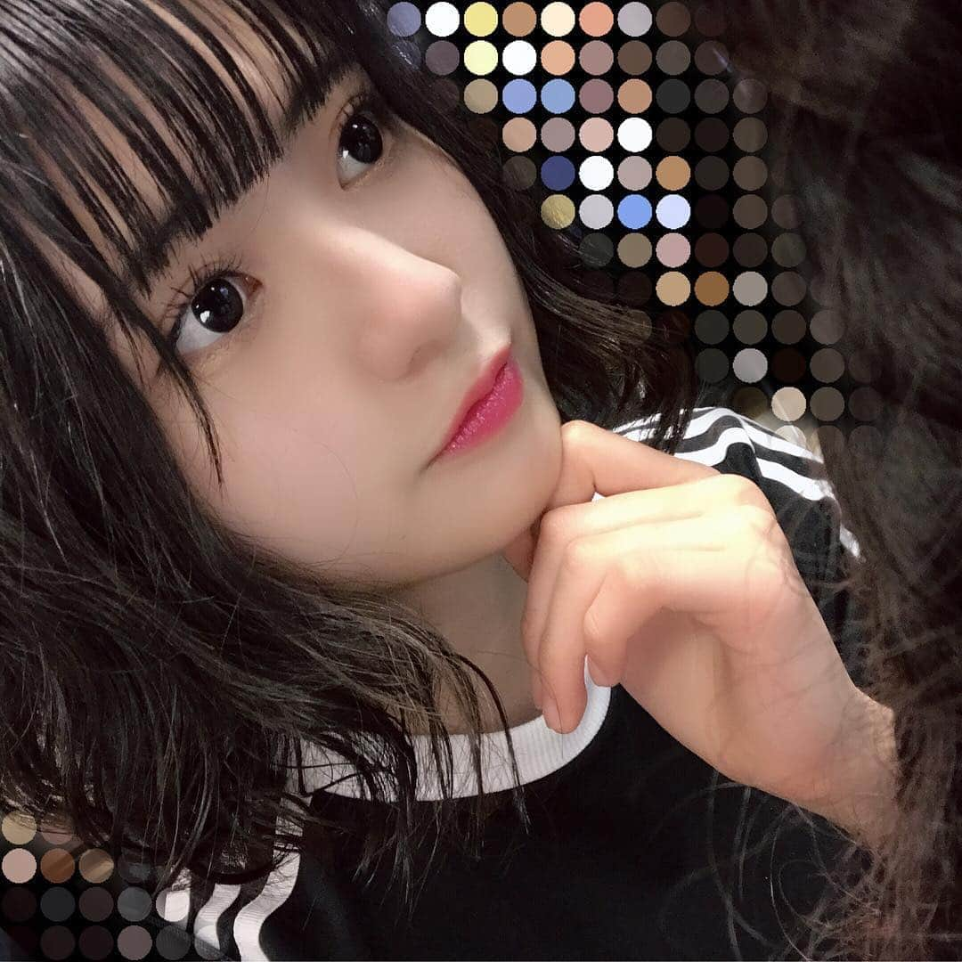 山田南実さんのインスタグラム写真 - (山田南実Instagram)「. 👀💗 .  #makeup #make #eye #eyeshadow #pinklipstick  #adidas #adidasoriginals #fashion #instalike #instagood #good #hair #hairstyle #wavehair #girl」4月4日 21時44分 - 373_yamada