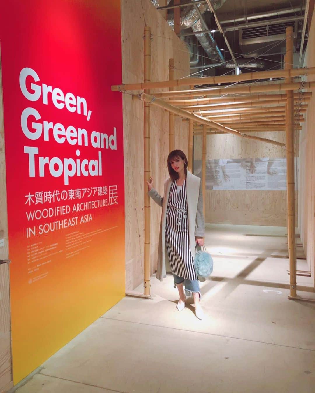 高松チェルシーリナさんのインスタグラム写真 - (高松チェルシーリナInstagram)「. 先日、#建築倉庫ミュージアム にて、田中裕也さんによる #ガウディをはかる を見に行ってきました🤩 ガウディはサクラダファミリアなどを手がけた建築家🕍そのガウディが作った建築を一つ一つ、手で測り続けた人が田中裕也さんです。こんなことを成し遂げたのは世界に田中さんしかいないんだって🤭✨✨何年もかけて測られた図面は、本当に美しくて迫力があった！！🥺✨✨✨ 他にも、東南アジアの建築家たちによる可愛い建築模型なども展示されてるよ🧚🏻‍♀️ 最後に載せた動画は、そのセクションに置いてあった座り心地最高のイス。めっちゃ不思議な感覚がするからこちらも座ってみてね🤣❤️ とても楽しかった💋 天王洲アイルの建築倉庫ミュージアムにて6月30日までやっているので、ぜひ見に行ってみて！おすすめです🤞⤴︎ #天王洲アイル#展示会#建築#建築ミュージアム#ガウディ#ガウディ建築#建築家#田中裕也#美術館巡り#tokyo」4月4日 21時49分 - chelsea_rina