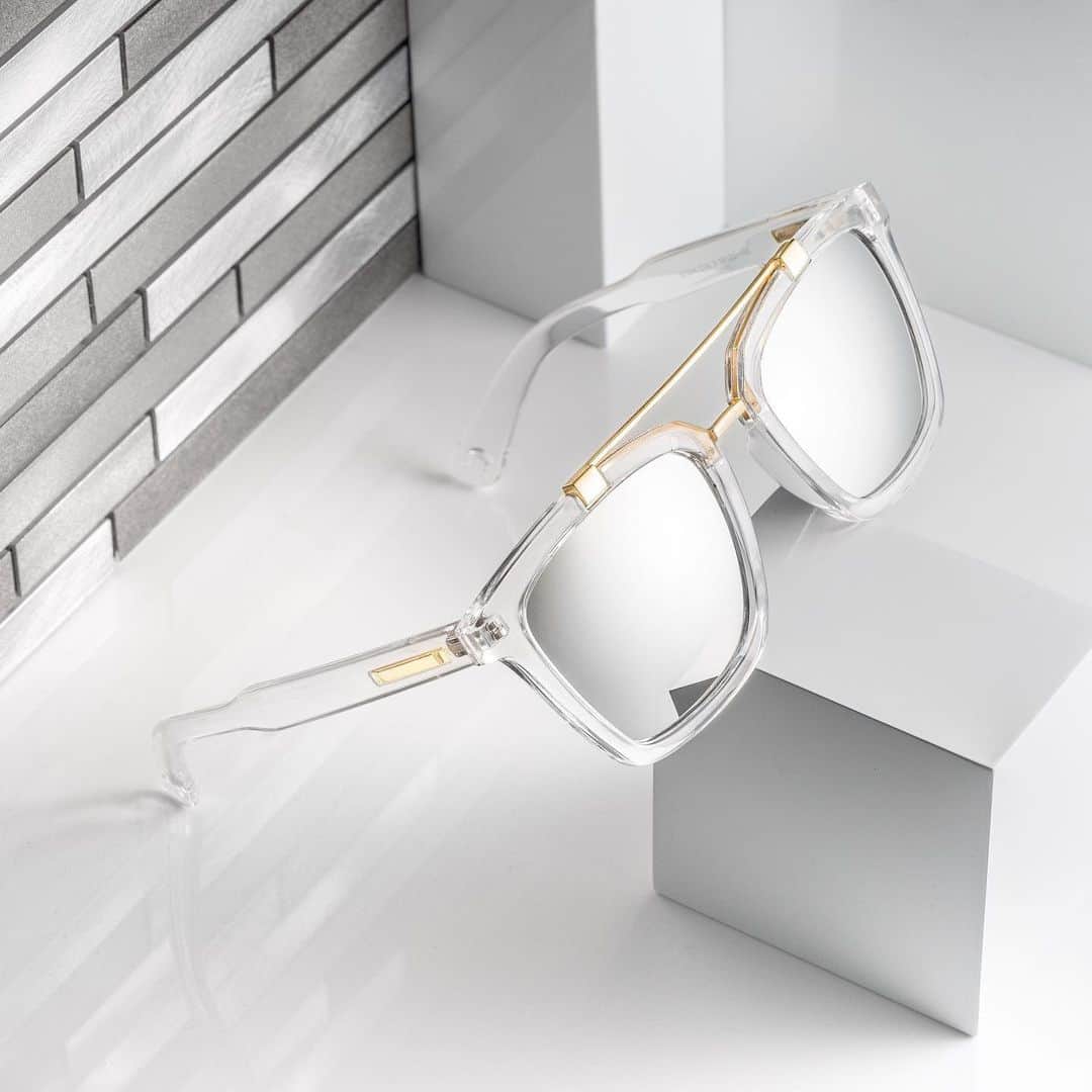 STYLE4GUYSのインスタグラム：「@rigatoeyewear 🔥 Quadro Clear + Gold 🕶 Rigato Is Ending Its Famous QUADRO Frame, With Just A Few Pairs Left Online  See Why - Rigatoeyewear.com @rigatoeyewear」