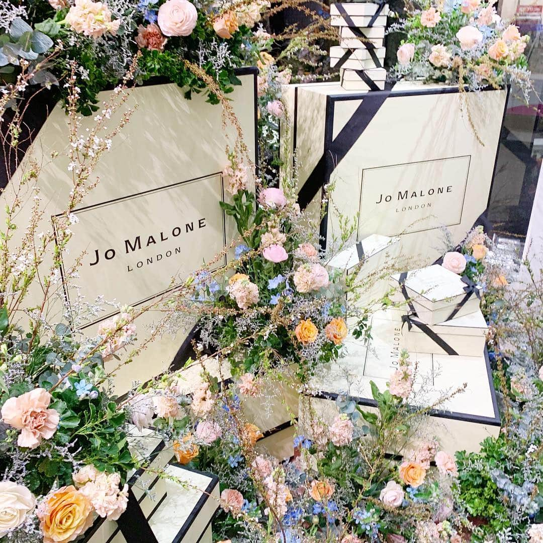 清水せれなさんのインスタグラム写真 - (清水せれなInstagram)「4月5日発売される @jomalonelondon の﻿ ブロッサムズイベントのレセプションへ🌼﻿ ﻿ ボトルも香りも春らしくてお気に入り🌼﻿ キャンドルもあるみたいでそれも欲しい🥺﻿ ﻿  明日から2日間﻿ 表参道でイベントしているみたいなので皆さん是非☺︎﻿ ﻿ #ジョーマローンロンドン﻿ #JoMaloneLondon﻿ #BrilliantBlossoms﻿ #pr」4月4日 21時46分 - serena0927_