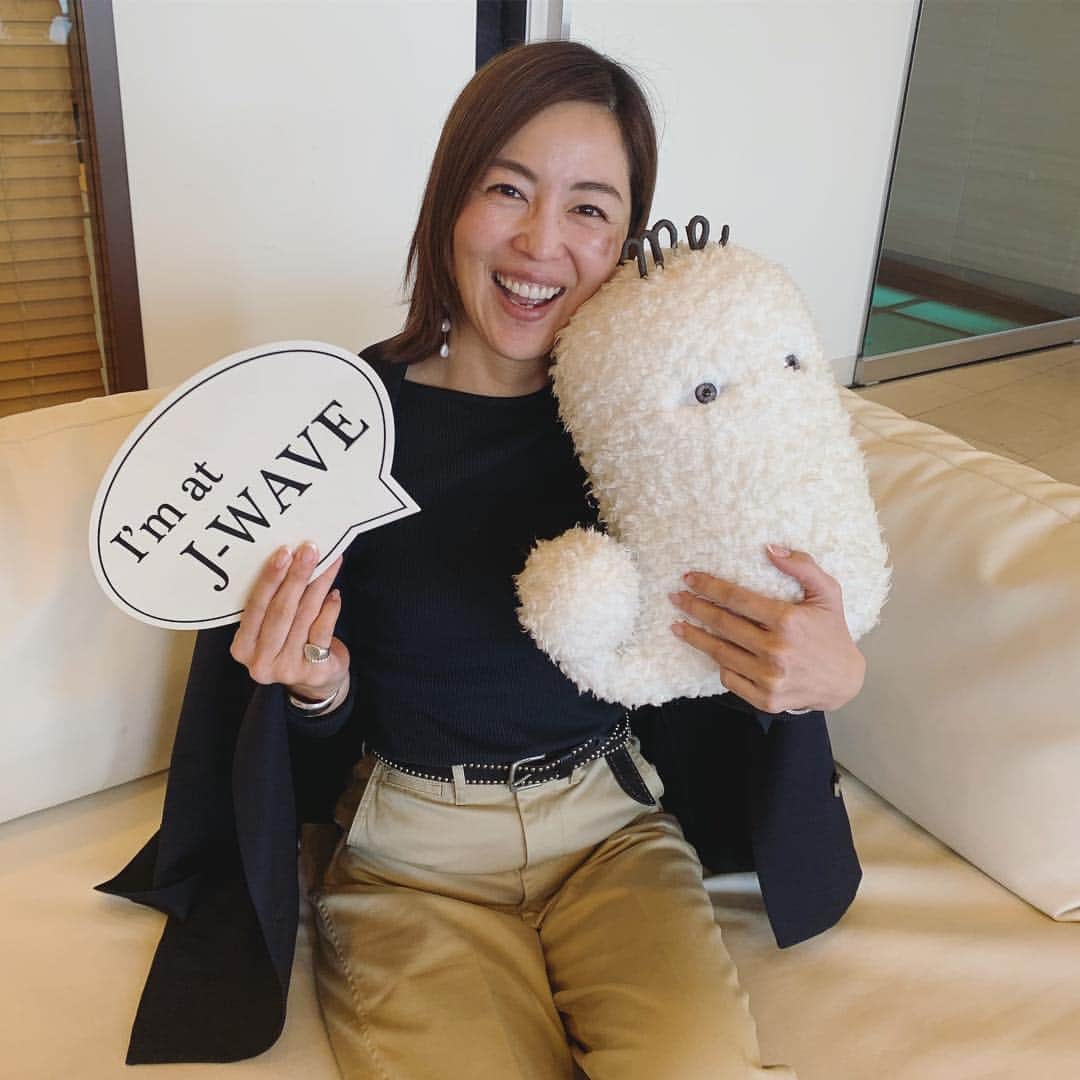 鈴木六夏さんのインスタグラム写真 - (鈴木六夏Instagram)「ラジオ出演の告知です(^^) 明日 4/5 14:40〜14:50 J-wave ALL GOOD FRYDAY CITIZEN NEW TIME FOR YOUでお話しします😆お時間合う方はぜひお聴きください♡ ＊ 今回は事前に収録してきました！ #jwave @jwave813」4月4日 21時53分 - rikuka.62