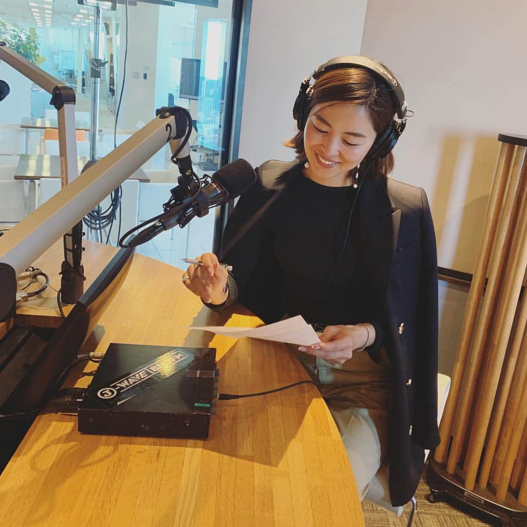 鈴木六夏さんのインスタグラム写真 - (鈴木六夏Instagram)「ラジオ出演の告知です(^^) 明日 4/5 14:40〜14:50 J-wave ALL GOOD FRYDAY CITIZEN NEW TIME FOR YOUでお話しします😆お時間合う方はぜひお聴きください♡ ＊ 今回は事前に収録してきました！ #jwave @jwave813」4月4日 21時53分 - rikuka.62