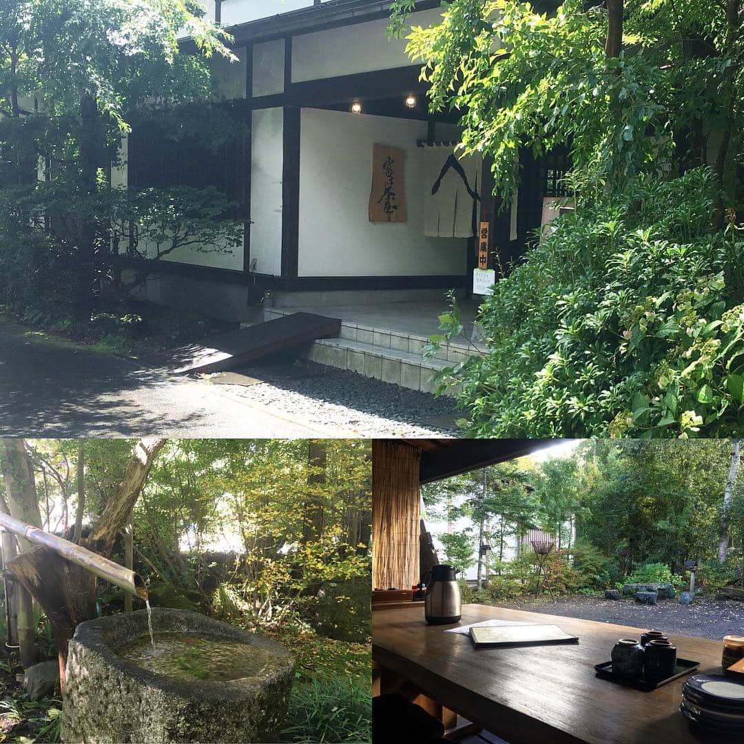 ほうとう 富士の茶屋のインスタグラム：「こんばんは、富士の茶屋です😊お待たせ致しました、いよいよ明日4/5に再オープンとなります。また多くの方々との出会いを心より楽しみにしております☺️ #ほうとう#富士の茶屋#河口湖#富士山#富士吉田」