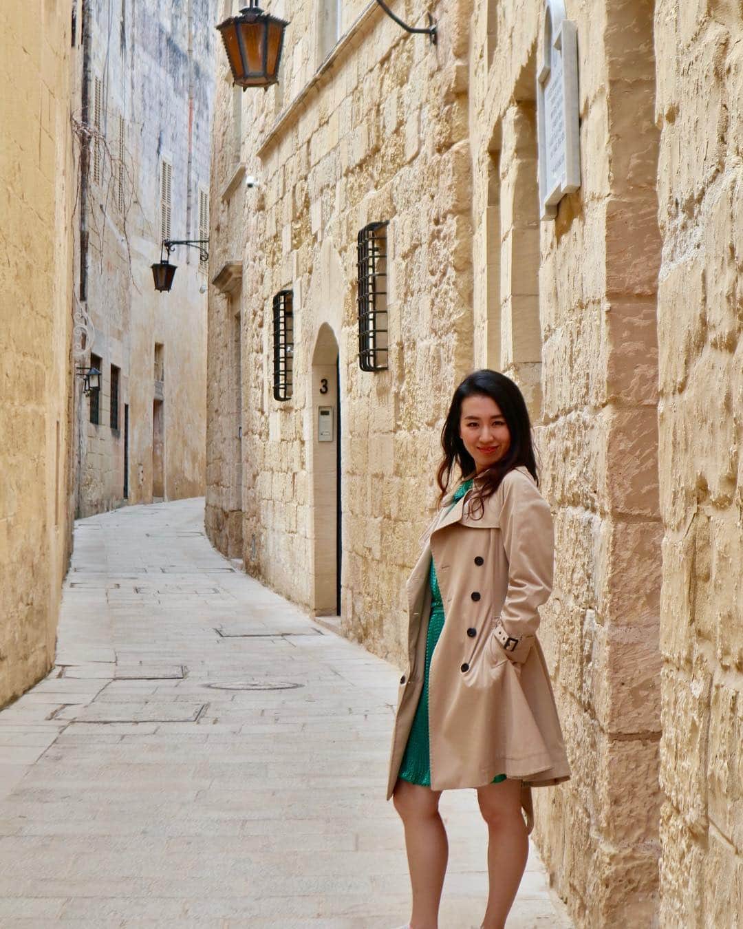 彩月つくしのインスタグラム：「Strolling through the streets of the silent city🚶‍♀️ #mdina #malta #gameofthrones #shootinglocation🎥」