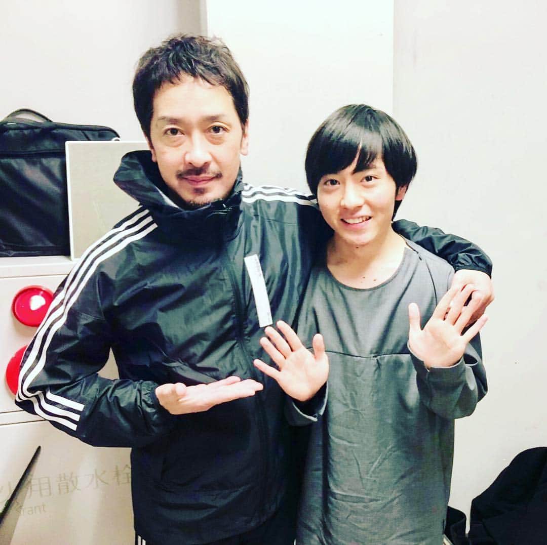 栗原英雄さんのインスタグラム写真 - (栗原英雄Instagram)「みんな〜大助が来たよ〜〜 着々と大人の階段登ってます！  #浦上晟周 #真田丸 #真田大助 #栗原英雄 #真田信尹」4月4日 22時06分 - hideokurihara