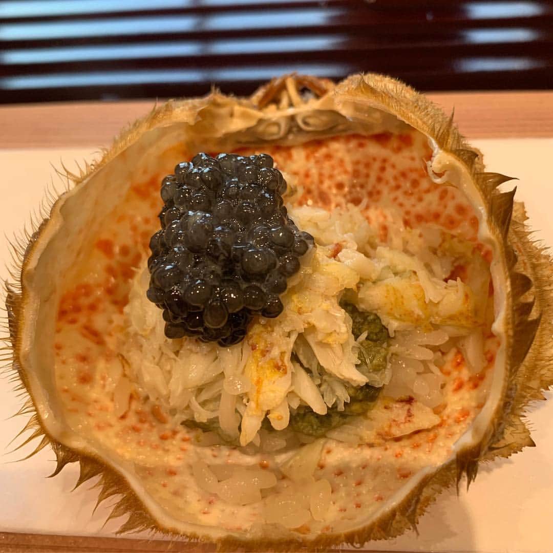 岸本加世子のインスタグラム：「年内はもう予約が取れないという名店に連れて行って頂きました。#宮田和幸」