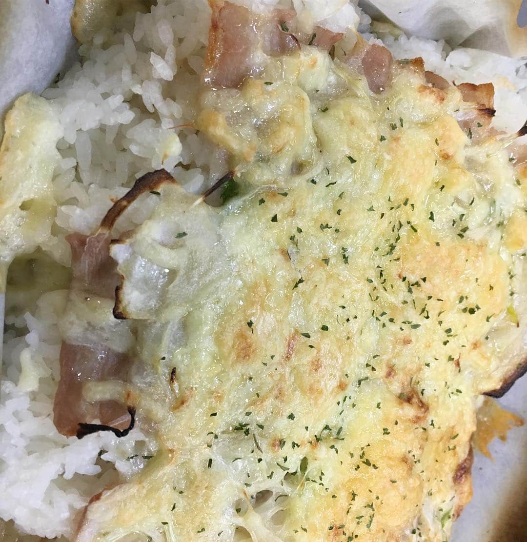 のインスタグラム：「鶏屋の賄いは たまに豚肉が出てきます。  夜はまだまだ冷え込みます、 そんな富山、ドリアで温まってます😳  #鶏っく富山#飲み放題#地酒 #地鶏#完全個室#創作居酒屋#宴会#飲み会#予約受付中」