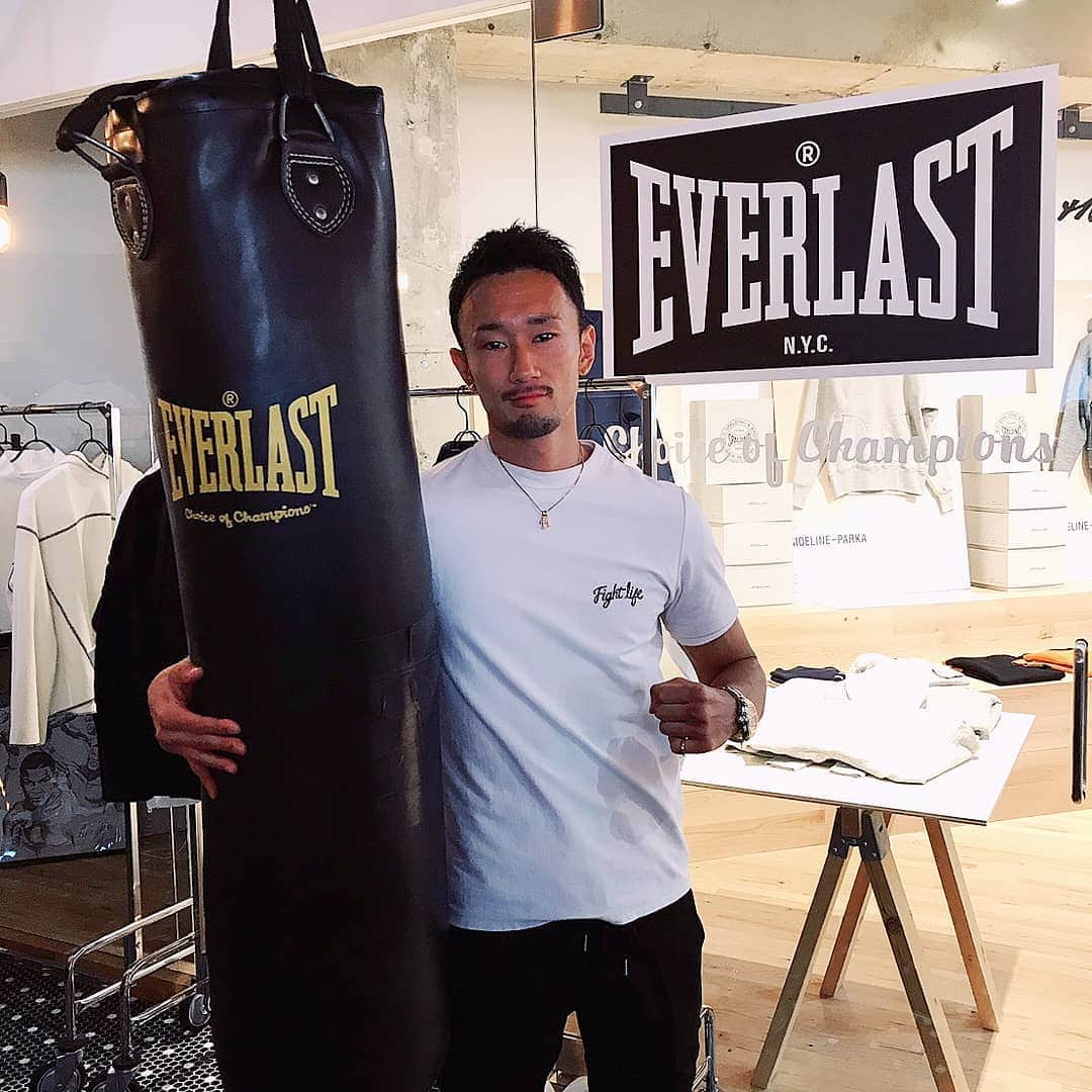 梅野源治のインスタグラム：「@everlast_collection 展示会  #目黒川 #花見 #綺麗だったな」