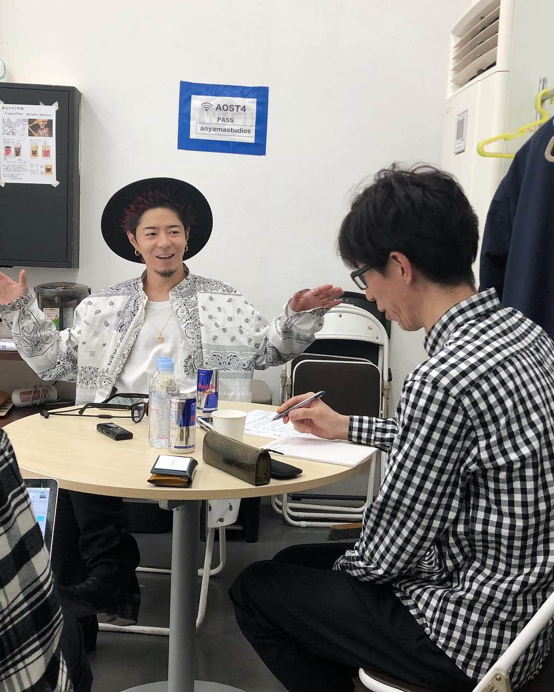 高木琢也さんのインスタグラム写真 - (高木琢也Instagram)「『美容師 生き方図鑑』 今日も笑いをお届け💁‍♂️ #リクルート #記事はきっと真面目だよ #美容師 #インタビュー」4月4日 22時09分 - takagi_ocean
