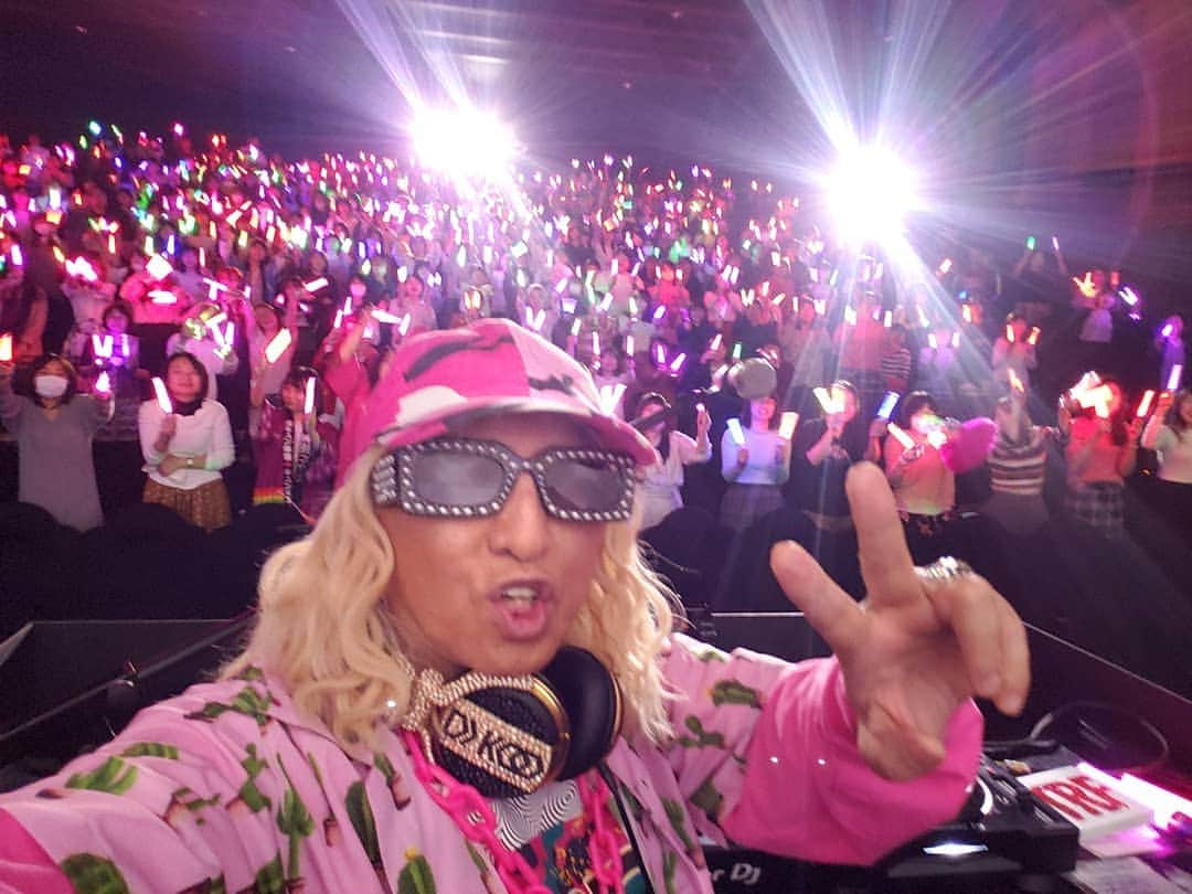 DJ KOOさんのインスタグラム写真 - (DJ KOOInstagram)「キンプリ！！応援上映！！DJ Party！！西園寺レオくん生誕祭！！今宵もプリズムの煌めきでアガりまくり！！そして遂に森久保さんとのツーショット！！感謝をこめて大公開！！Dj.Coo × DJ KOO！！ #kingofprism #キンプリ #森久保祥太郎 #DJKOO #バルト9」4月4日 22時13分 - dj_koo1019