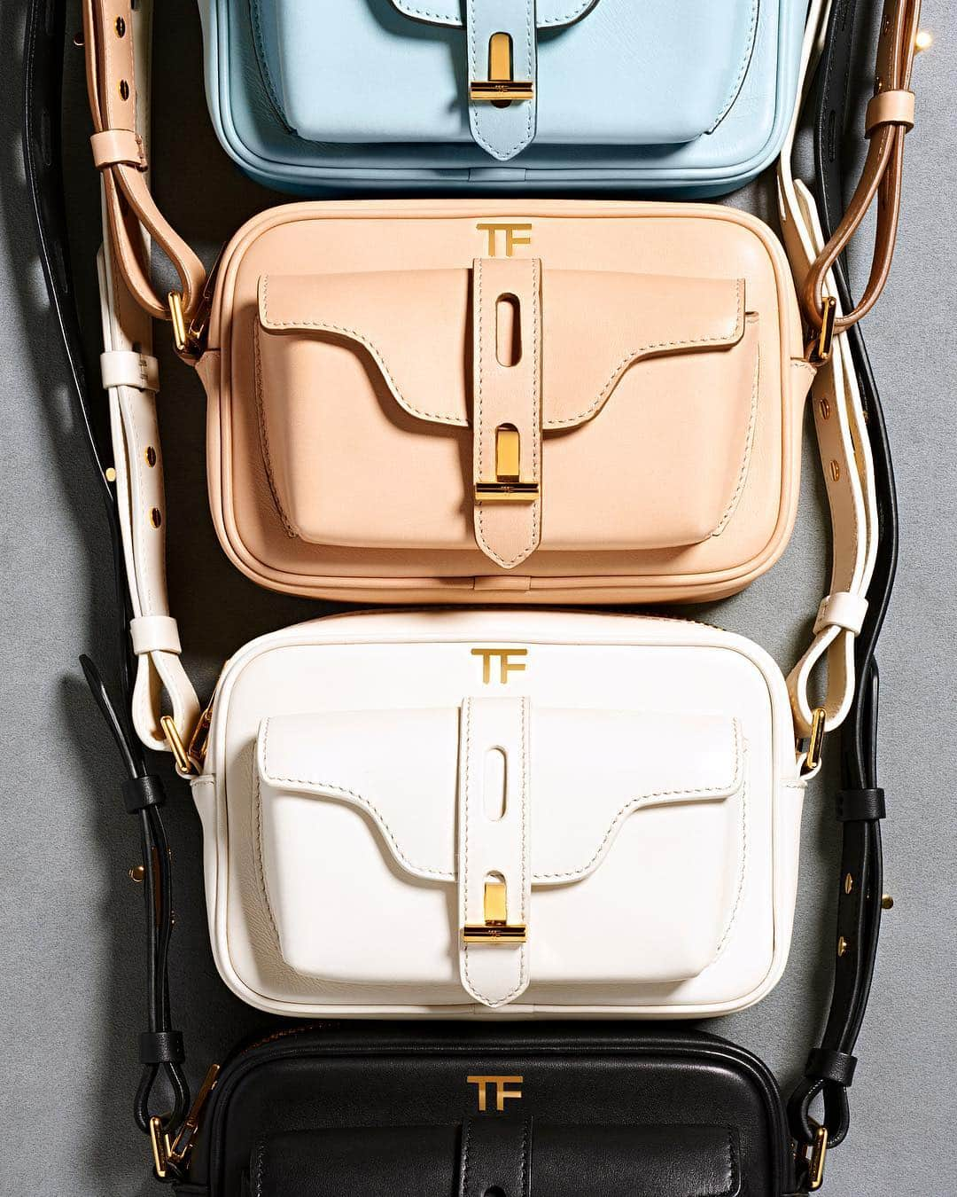 トムフォードさんのインスタグラム写真 - (トムフォードInstagram)「Discover the iconic SS19 Camera Bags. #TOMFORD」4月4日 22時31分 - tomford