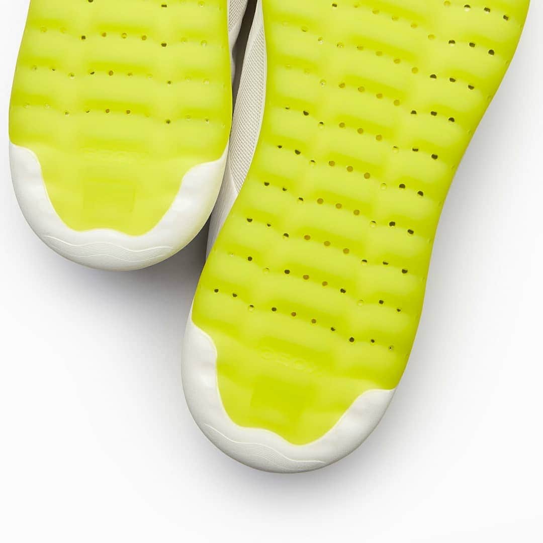 のインスタグラム：「FRESH SUMMER SNEAKER: Discover our brand new Nexside™ sneakers, with refined soft suede and pastel tones, combined with unrivaled breathability to make sure you’re both fresh and on-trend all summer long.  Are you ready to discover a brand new level of comfort, style and breathability? Shop now on geox.com!」
