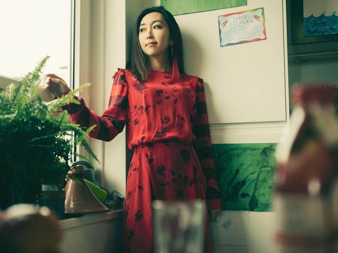 Rie fuさんのインスタグラム写真 - (Rie fuInstagram)「“Mirror” video shoot still shots📸Photo credit: Akio Fukushima #riefu #mirror #musicvideo #shoot #newalbum #places #london #hackney  #preen」4月4日 22時50分 - riefuofficial