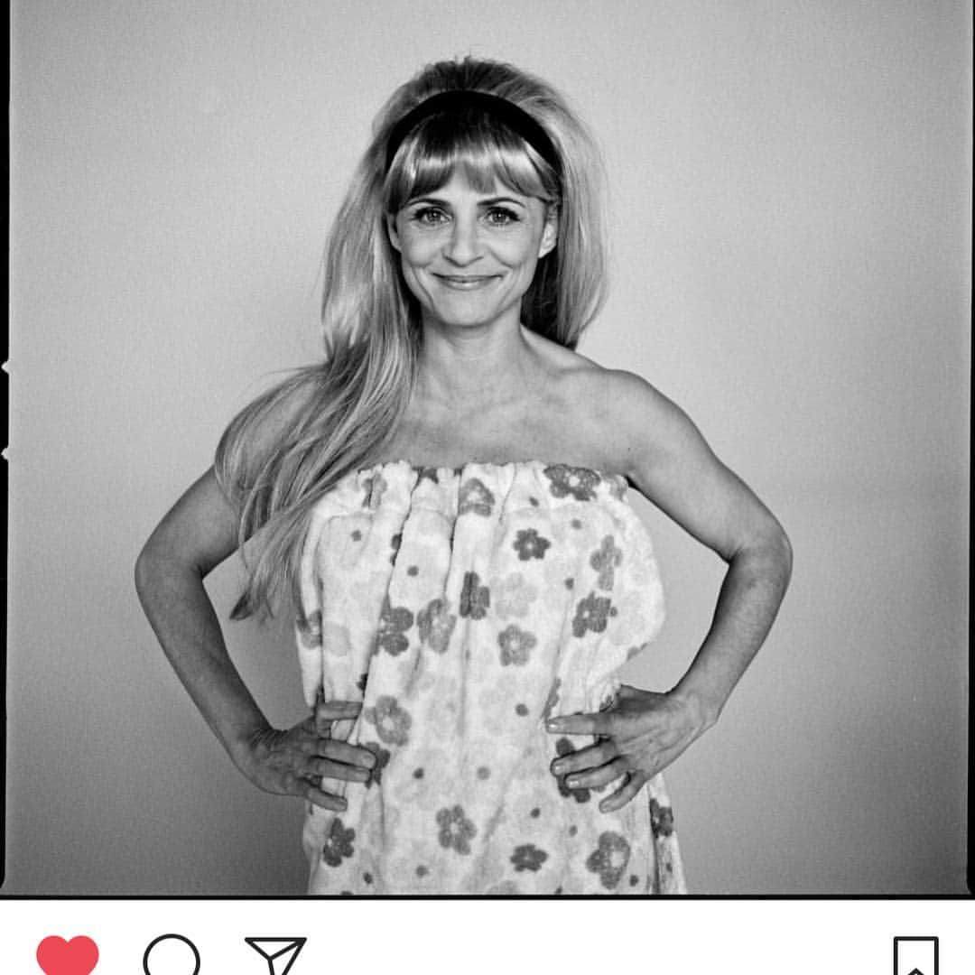 エイミー・セダリスさんのインスタグラム写真 - (エイミー・セダリスInstagram)「#TBT Photography by @jasonfrankrothenberg Make up @chriscolbecknyc Hair @jeaniesyfu Towel wrap @adamselman」4月4日 22時45分 - amysedaris