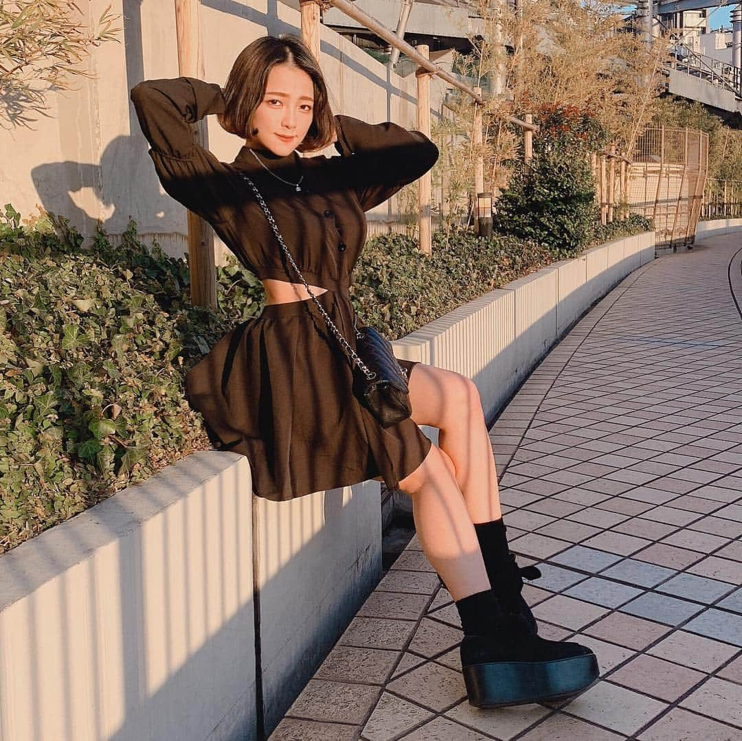 天木じゅんさんのインスタグラム写真 - (天木じゅんInstagram)「💙🧢🌎 . . . one-piece @lilyboutique_official  shoes @_tokyo_bopper_  bag @chanelofficial  pierce @gucci . . #天木code #天木じゅん  #1mmでもいいなと思ったらいいね  #code #coordinate #fashion  #私服」4月4日 22時48分 - jun.amaki