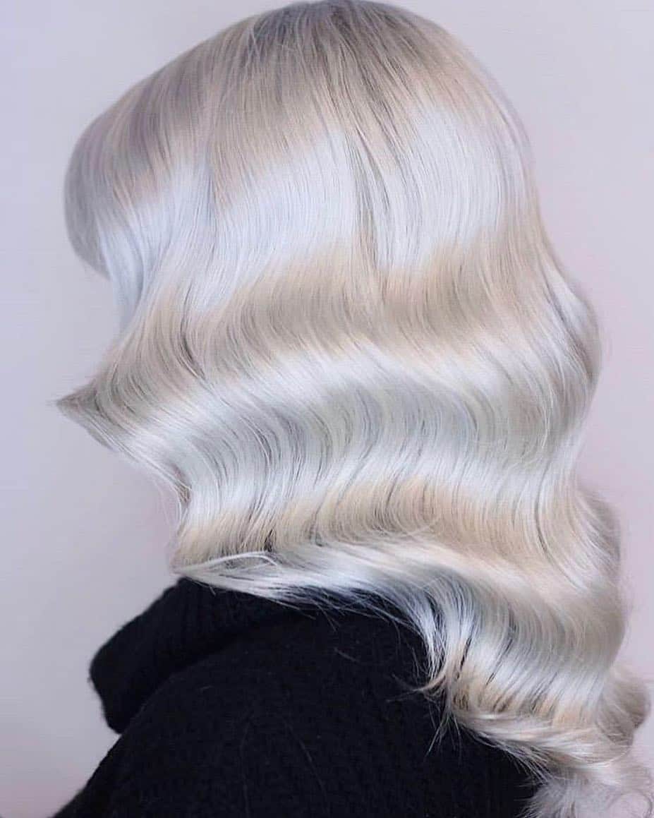 CosmoProf Beautyさんのインスタグラム写真 - (CosmoProf BeautyInstagram)「When your hair is the color of the clouds☁😍 ✨ White waves created by @mr.mishwu who used the NEW @wellahairusa Koleston Perfect Me+. 🌊 ✨ Find the NEW Wella Koleston Perfect ME+ at your local #cosmoprofbeauty where you are #licensedtocreate . . #repost #wella #wellacolor #wellahair #kolestonperfectmeplus #whitehair #whiteblonde #coolblonde #platinumblonde #icyblonde」4月4日 22時59分 - cosmoprofbeauty