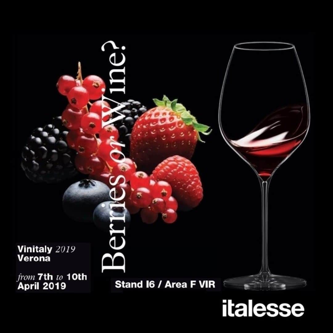 イタレッセさんのインスタグラム写真 - (イタレッセInstagram)「Vinitaly Fair is for us the most important Italian fair. This year our focus is on the Italesse Senses project and on the emotional tasting. Photo credits: @rob_strovich #italesse#design #glassware #wineglass #winetasting #aromas #fruits #redfruits #instawine #winetime#event #fair #vinitaly #italy」4月4日 22時52分 - italesse