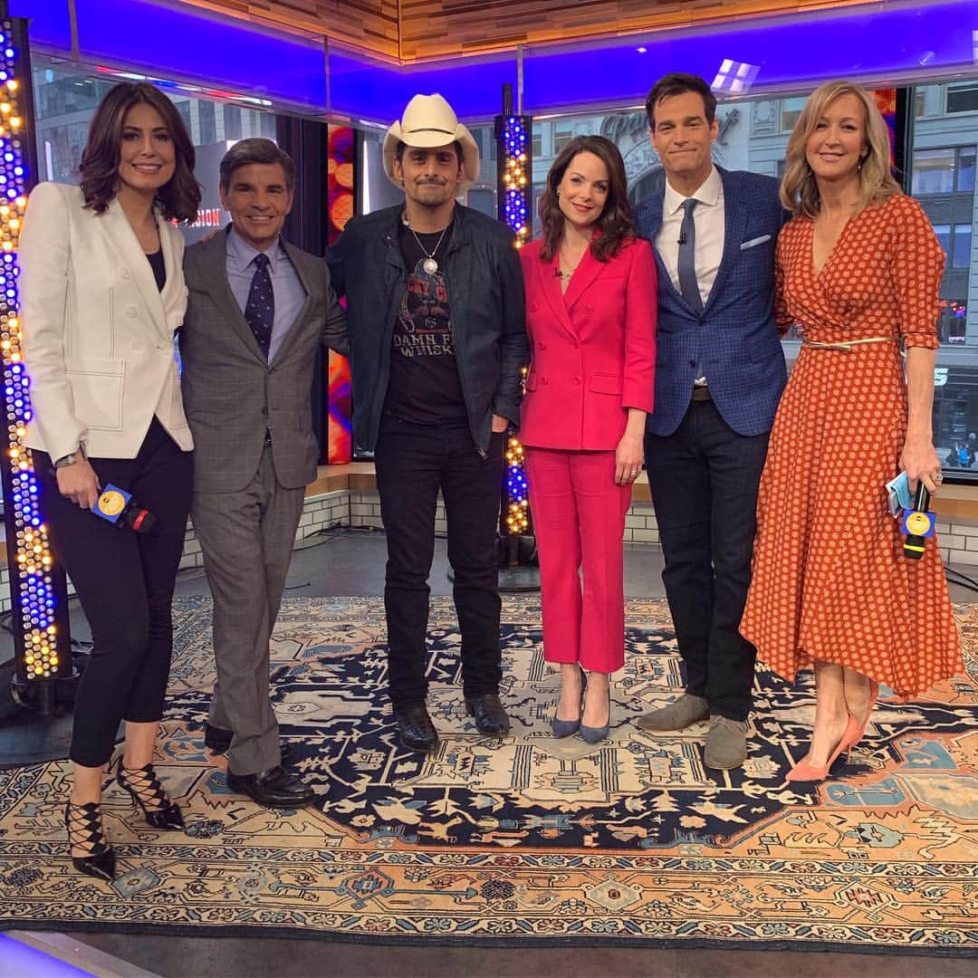 Good Morning Americaさんのインスタグラム写真 - (Good Morning AmericaInstagram)「Always a great time when @bradpaisley and his better half @kimberlywilliamspaisley stop by!」4月4日 22時56分 - goodmorningamerica