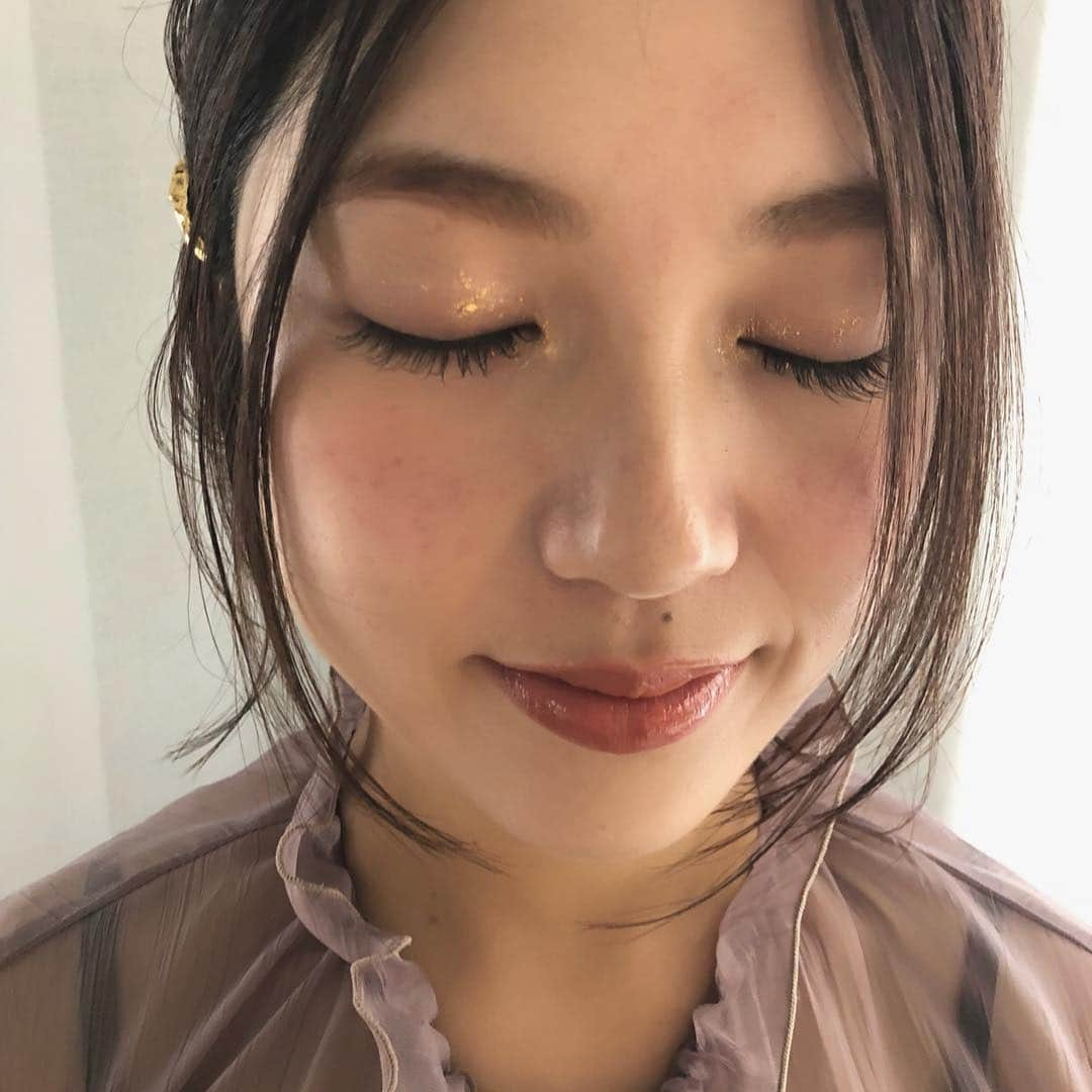 河野麻里さんのインスタグラム写真 - (河野麻里Instagram)「* * 今日は  @tailleur_mariage アトリエで マタニティフォトでした♡ 妊婦さまが撮影してる間 ドキドキワクワク楽しい時間を 過ごして欲しいので hairとmakeも妊婦さまの 好きなテイストで 作らせていただきます✨ * * #マリhair #マタニティフォト #浜松市」4月4日 22時56分 - brillantmari