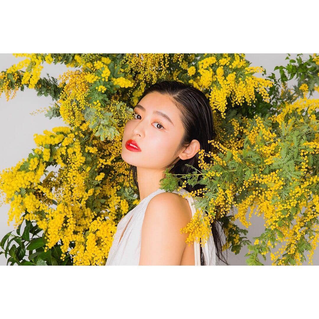 のインスタグラム：「・ Keiichi Nitta & Masayoshi Okudaira × CRAFT BOTANICAL aminoRESQ  ART WORK🦋 ・ 📸Today’s model🧖🏻‍♀️ @starandsummer . . #aminoresq #アミノレスキュー  #CRAFTBOTANICAL #クラフトボタニカル #shampoo #シャンプー #treatment #トリートメント  #haircare #ヘアケア #scalpcare #スカルプケア #healthy #beautifulhair #美しい髪 #relax #happybathtime #癒しのダメージケア #LOFT #ロフト #東急ハンズ #ショップイン  #ARTWORK #BEAUTY #SHOOTING #古畑星夏 #vivi」