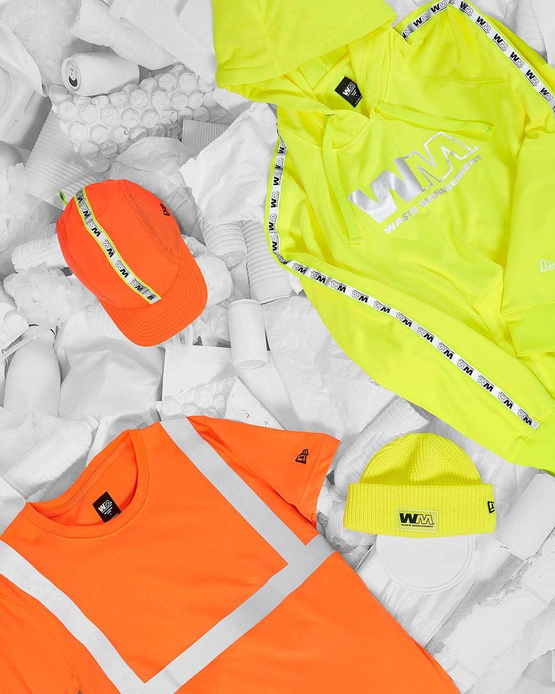 ニューエラ・キャップのインスタグラム：「Be seen with the Waste Management x #NewEraCap collab. A collection of headwear and apparel, including Repreve caps made from 100% recycled fabric using four plastic bottles. Get yours now at neweracap.com」
