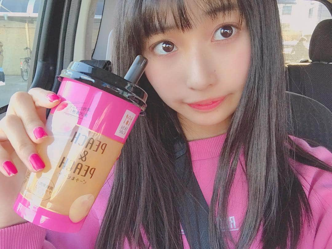 本島莉々果さんのインスタグラム写真 - (本島莉々果Instagram)「🌸🍑🌸🍑 ⋆⑅ ⋆⑅ ⋆⑅ 桜見てきた🌸 このドリンクめちゃうま🤤🍑 ⋆⑅ ⋆⑅ #桜 #sakura  #ピンク  #ピーチアンドピーチ  #drink  #🌸 #🍑 #💕」4月4日 23時02分 - motoshimaririka