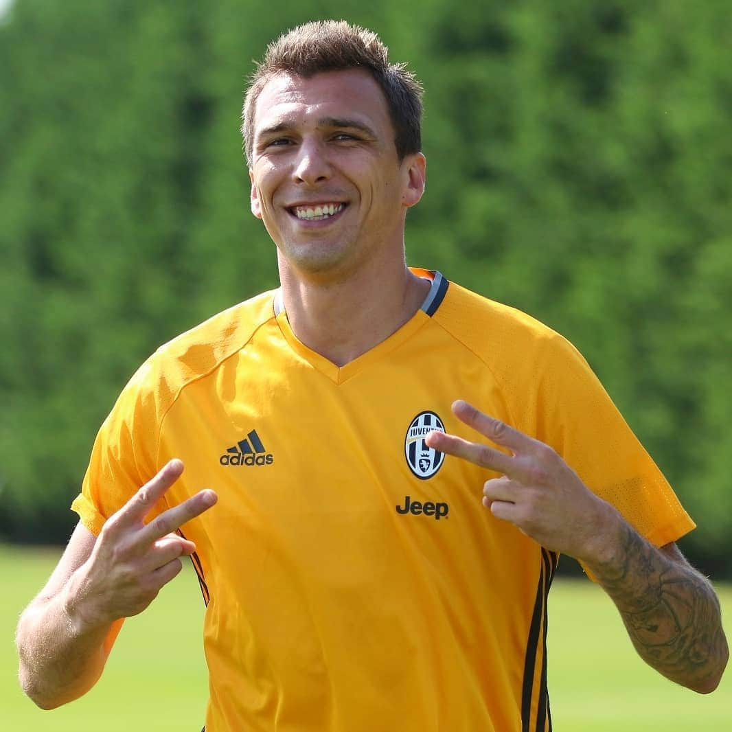 ユヴェントスFCさんのインスタグラム写真 - (ユヴェントスFCInstagram)「MMM 🌪 Mario Mandzukic Moments, since 2015 😁💪⚪⚫」4月4日 23時03分 - juventus