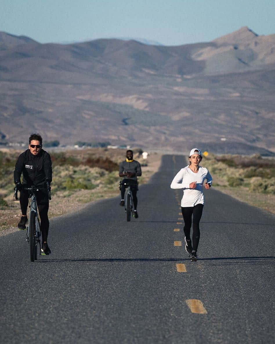 adidas Runningさんのインスタグラム写真 - (adidas RunningInstagram)「Out on the open road. On March 29, six different @adidasrunners came together from all corners of the world to take on The Speed Project, an unsanctioned relay race starting from Los Angeles and ending in Las Vegas. Watch the 550km journey by heading over to @adidasrunners. . #adidasRunnersxTSP」4月4日 23時12分 - adidasrunning