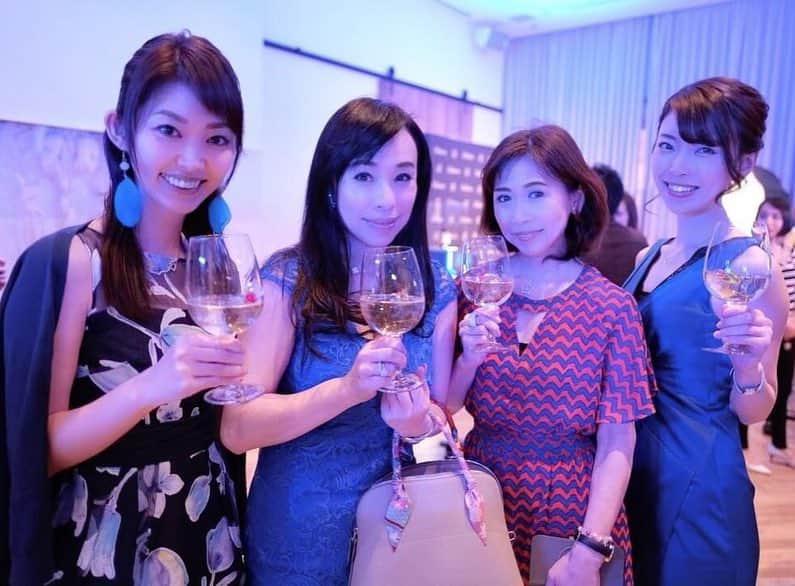 織田千穂さんのインスタグラム写真 - (織田千穂Instagram)「TRUNK(HOTEL)で開催された Ballantine's Launch party🥃💗 * 沢山の素敵な方々と ご一緒出来て嬉しかったです♡(>◡<)❤️ バレルスムースと共に とっても華やかで楽しい時間でした💙💎.◌* ✼••┈┈┈┈┈┈┈┈┈┈┈┈┈┈┈┈••✼ #trunkhotel #バランタインローンチ #バランタイン #Ballantines #バレルスムース #スコッチウイスキー #スムースな味わい #スコッチの王道 #ローンチパーティ #バニラ #キャラメル #サントリー #suntory #渋谷 #パーティ #party #スペシャルパーティ#ootd #outfit #fashion #coordinate #instafashion #ファッション #コーデ #code #l4l #outfitoftheday #大人コーデ  #cordinate #おしゃれ好きな人と繋がりたい @queen.lupis ピアス(n506-1) ✼••┈┈┈┈┈┈┈┈┈┈┈┈┈┈┈┈••✼」4月4日 23時13分 - chihoda