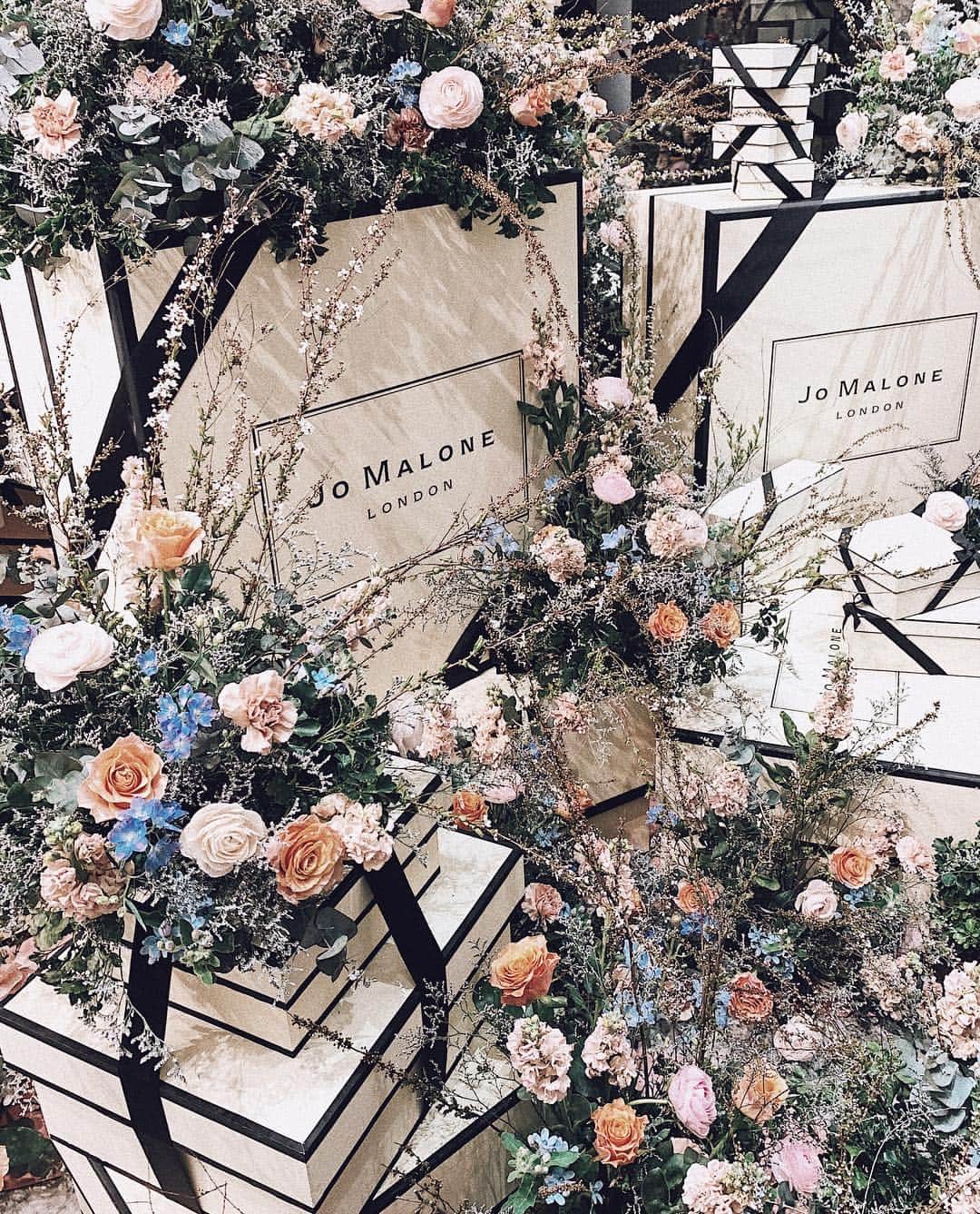 のインスタグラム：「JO MALONE LONDONの新作イベントへ。  春の限定フレグランスが今年は香りが4つも。  揃えたくなる系。  #jomalonelondon #brilliantblossoms #jomalone #fragrance #ジョーマローンロンドン」