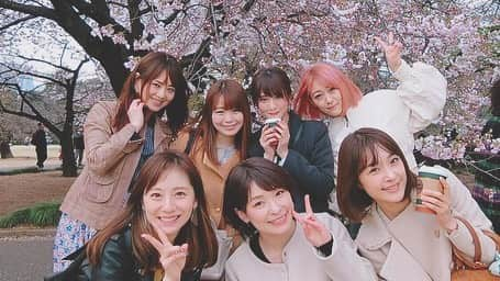 麻美ゆまさんのインスタグラム写真 - (麻美ゆまInstagram)「お花見🌸2019  We had a cherry blossam viewing party at Shinjuku Gyoen with friends:) #初めての新宿御苑 #桜満開 #お花見 #Cherryblossom🌸 #チューリップ🌷 #恵比寿マスカッツ」4月4日 23時21分 - yuma_asami0324