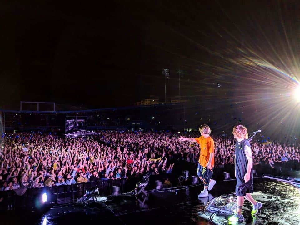 Tomoyaさんのインスタグラム写真 - (TomoyaInstagram)「Ed Sheeran DIVIDE WORLD TOUR 2019 started!!!🔥 @teddysphotos thank you for having us!!!!!☺️ サポートアクトとしてできることを精一杯。 このツアーも得るものがたくさんあると確信しています  台湾のご飯はやっぱり美味しいなあ。  #edsheeran #taipei」4月4日 23時32分 - tomo_10969