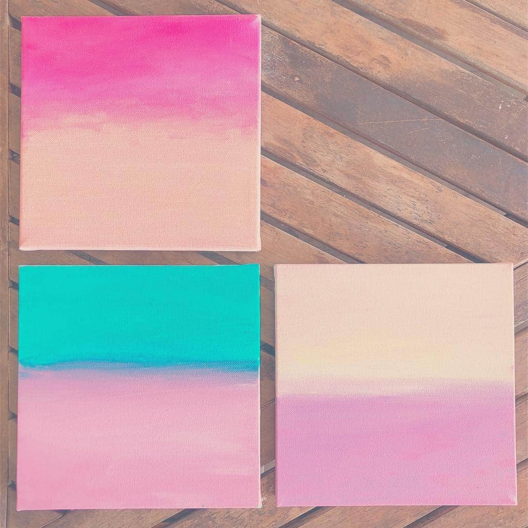 のインスタグラム：「Paintings of Ocean and Sky  海と空の絵たち。  #surf #ocean #island #beach #art #artwork #contemporaryart #seascape #canvas #artstudio #light #life #live #miyakoyamazaki #山崎美弥子 #絵画」