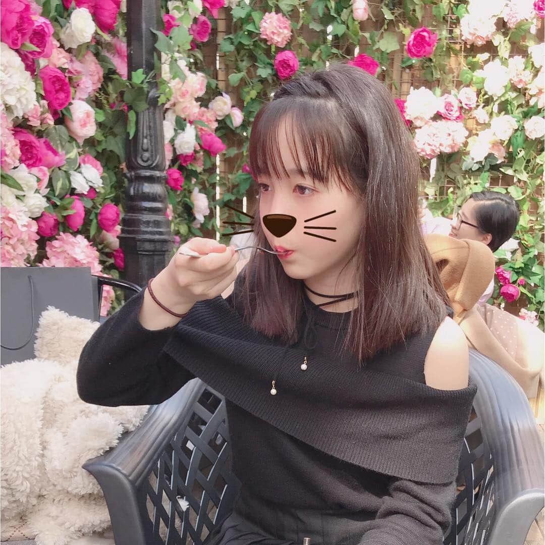 麻美さんのインスタグラム写真 - (麻美Instagram)「娘達のリクエスト🌸 映えスポット巡り💨 ぜーんぶ叶えてくれる🙏 ． りょうちゃんに感謝🙏🙏🙏 @x.x.ryoco.x.x ． 観光#韓国#姉妹#リンクコーデ #韓国旅行 #soul#fashion #daughter #cordinate  #love#family#cafe #specialthanks」4月4日 23時38分 - mami0s