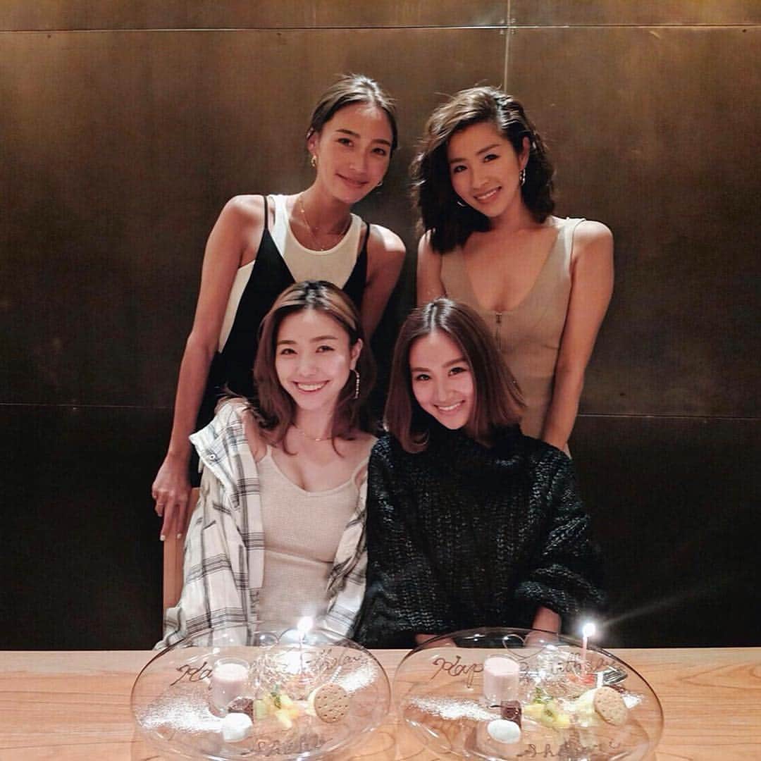 岩崎志保のインスタグラム：「I really love my friends.🌞💘 I'm so lucky to have YOU as friends. 大好きな友達にたくさんお祝いしてもらってこんなに幸せでいいのかな、と思うくらい幸せな26歳の岩崎です。 (ちなみに誕生日はもう過ぎていて3/19です。笑)」