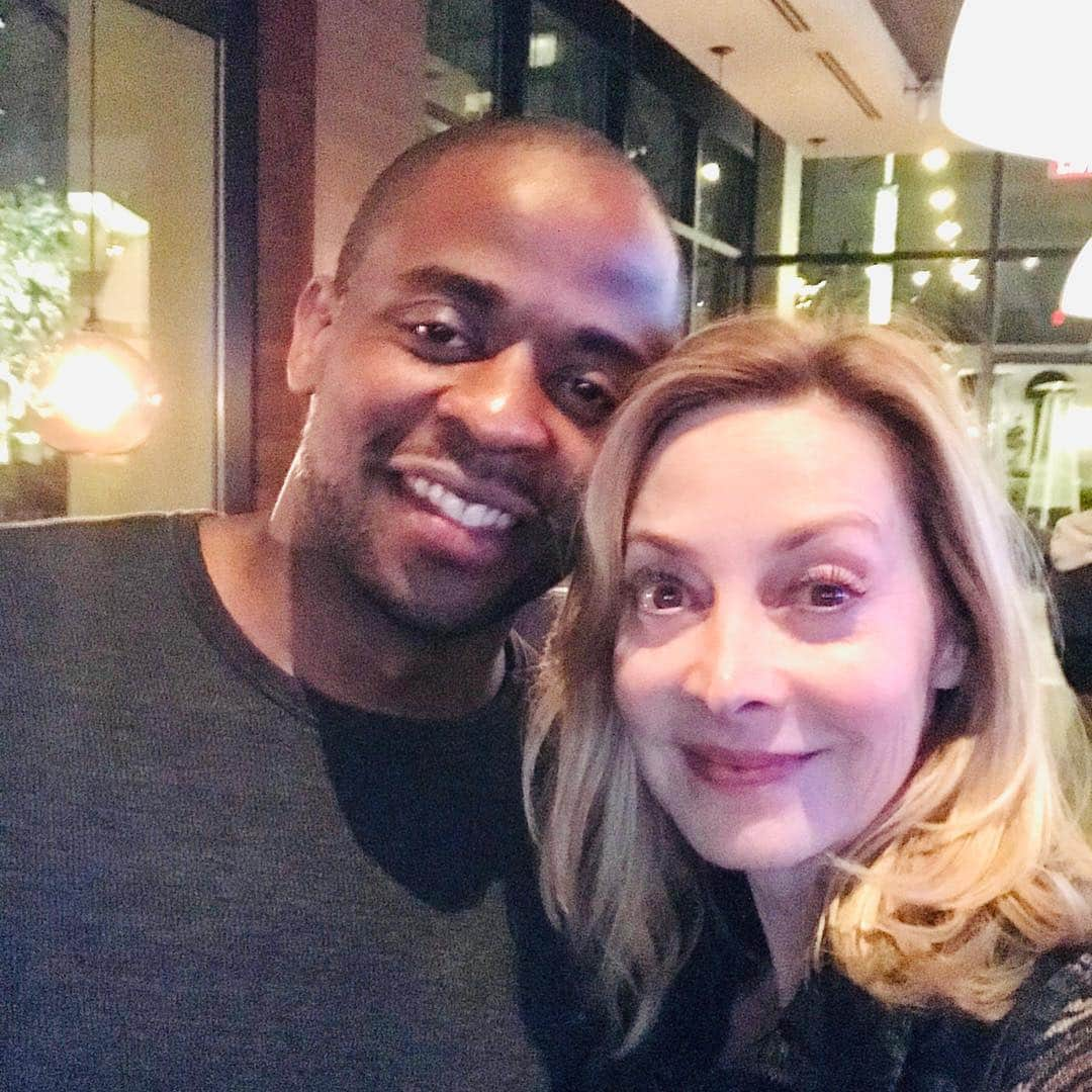 シャロン・ローレンスさんのインスタグラム写真 - (シャロン・ローレンスInstagram)「Nice running into my @sagaftrafound fellow Board member @dulehill who not only just completed a run of the smash hit #LightsOutNatKingCole @geffenplayhouse but is now filming the 2nd #psychthemovie with my pal @omundson and awaiting the birth of his first child with his wife and fellow thespian,  @jazmynsimon ✨✨✨ #unionstrong  #actor  #actorlife  #service  #sagaftrafoundation  #sagaftra  #sagaftramember」4月4日 23時56分 - sharonelawrence