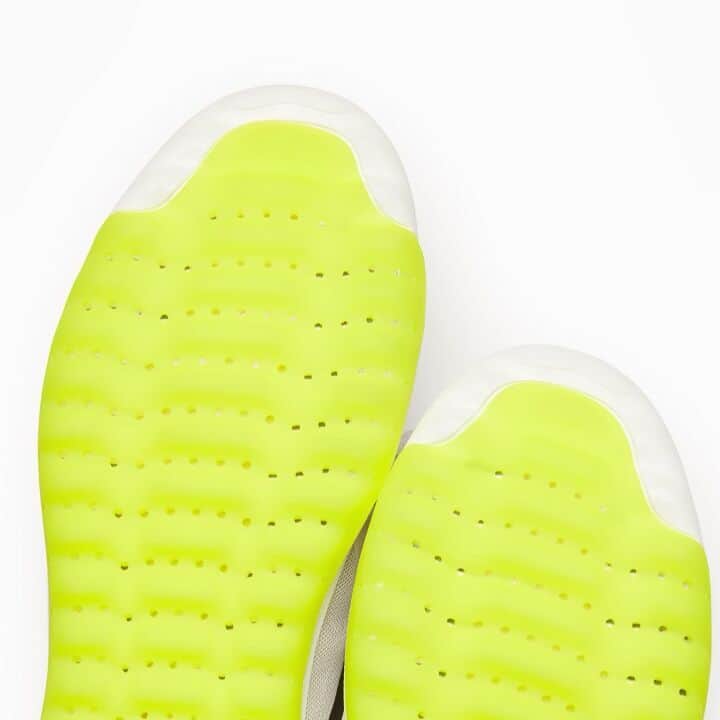 のインスタグラム：「FRESH SUMMER SNEAKER: Discover our brand new Nexside™ sneakers, with refined soft suede and pastel tones, combined with unrivaled breathability to make sure you’re both fresh and on-trend all summer long.  Are you ready to discover a brand new level of comfort, style and breathability? Shop now on geox.com!」