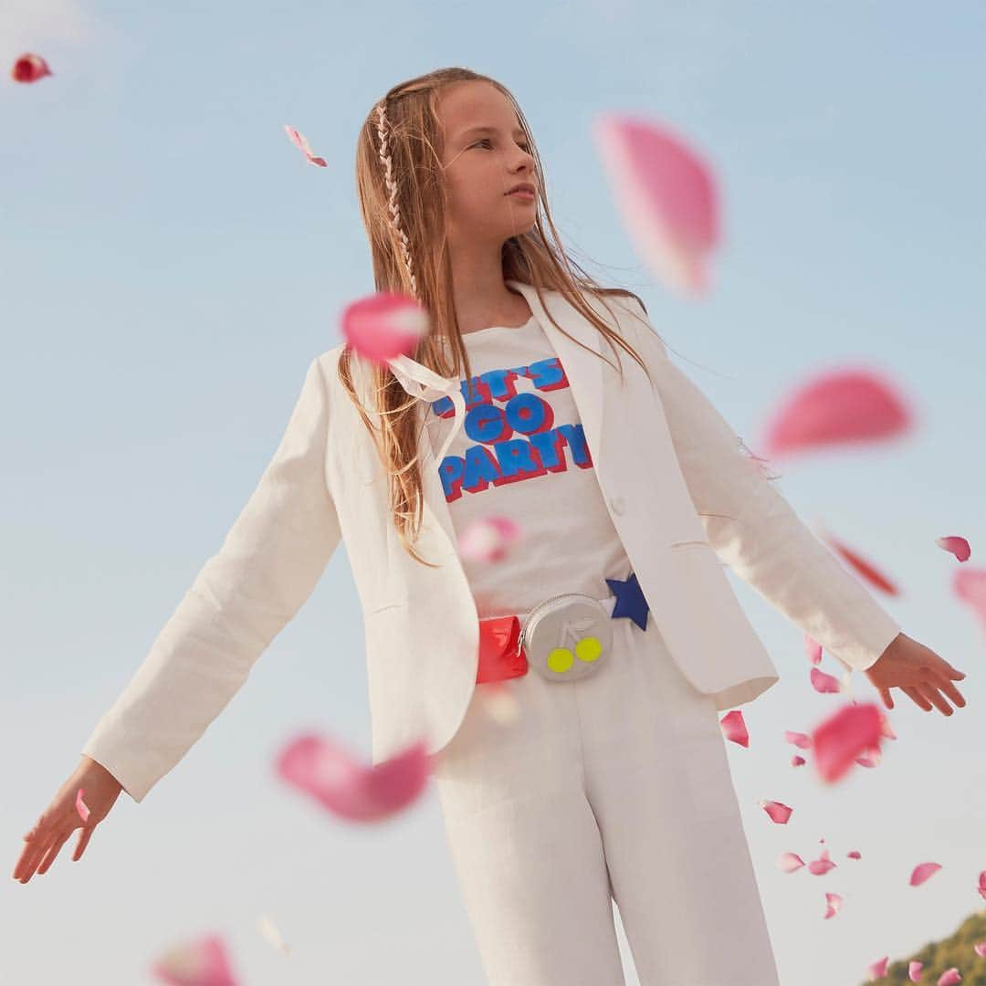 bonpointさんのインスタグラム写真 - (bonpointInstagram)「Effortless coolness from the new Summer collection now available in our botuiques and online at bonpoint.com . . . #bonpointss19 #ss19 #summer19 #newcollection #kids #fashionkids」4月5日 0時16分 - bonpoint