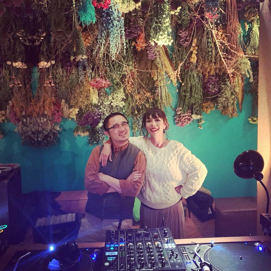 akikoさんのインスタグラム写真 - (akikoInstagram)「私の舎弟のミウラ(DJ) #trunkhotel #nightoffjazz」4月5日 0時20分 - akikojazz